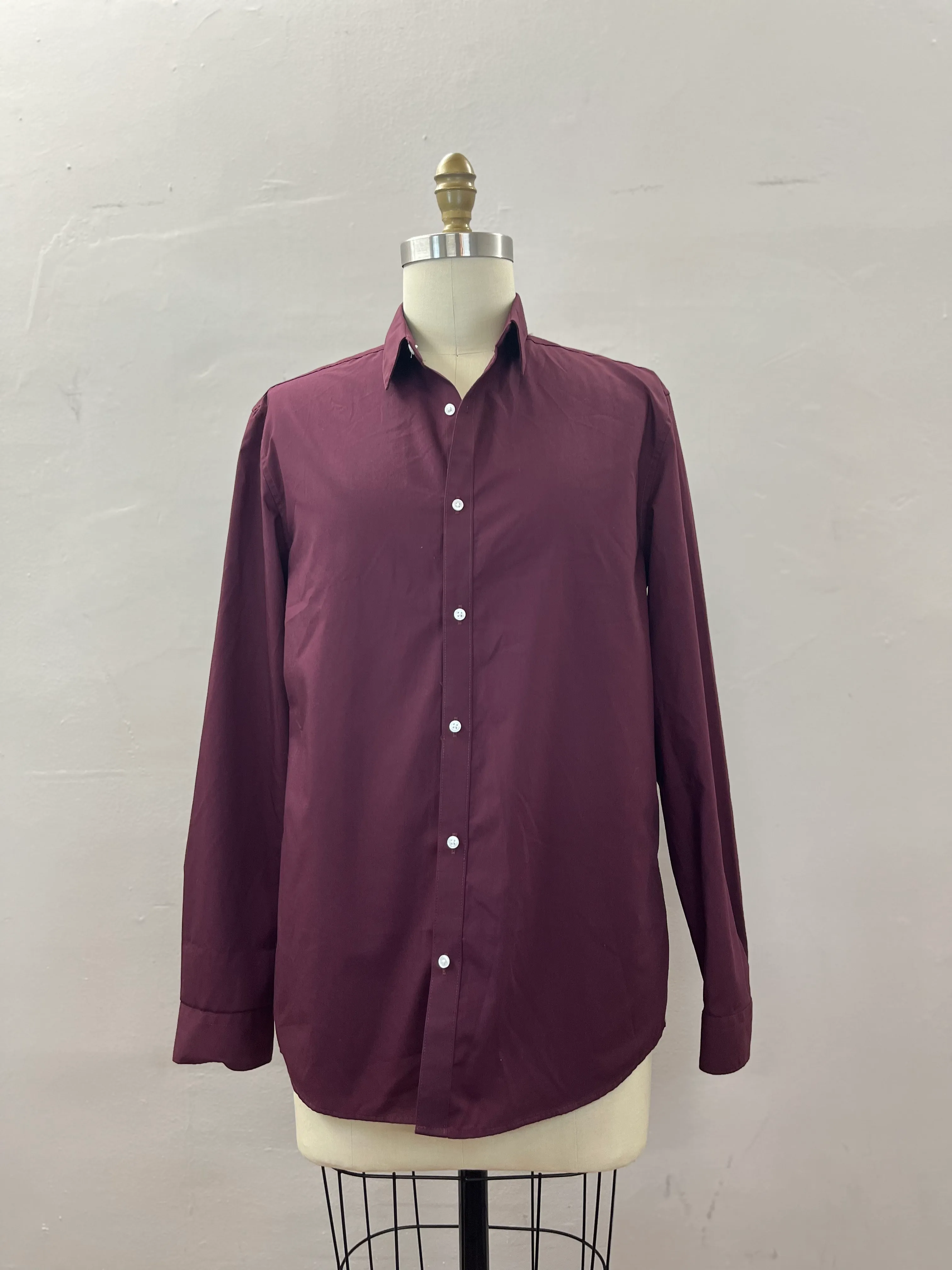 19. MENS BUTTON DOWN SIZE L