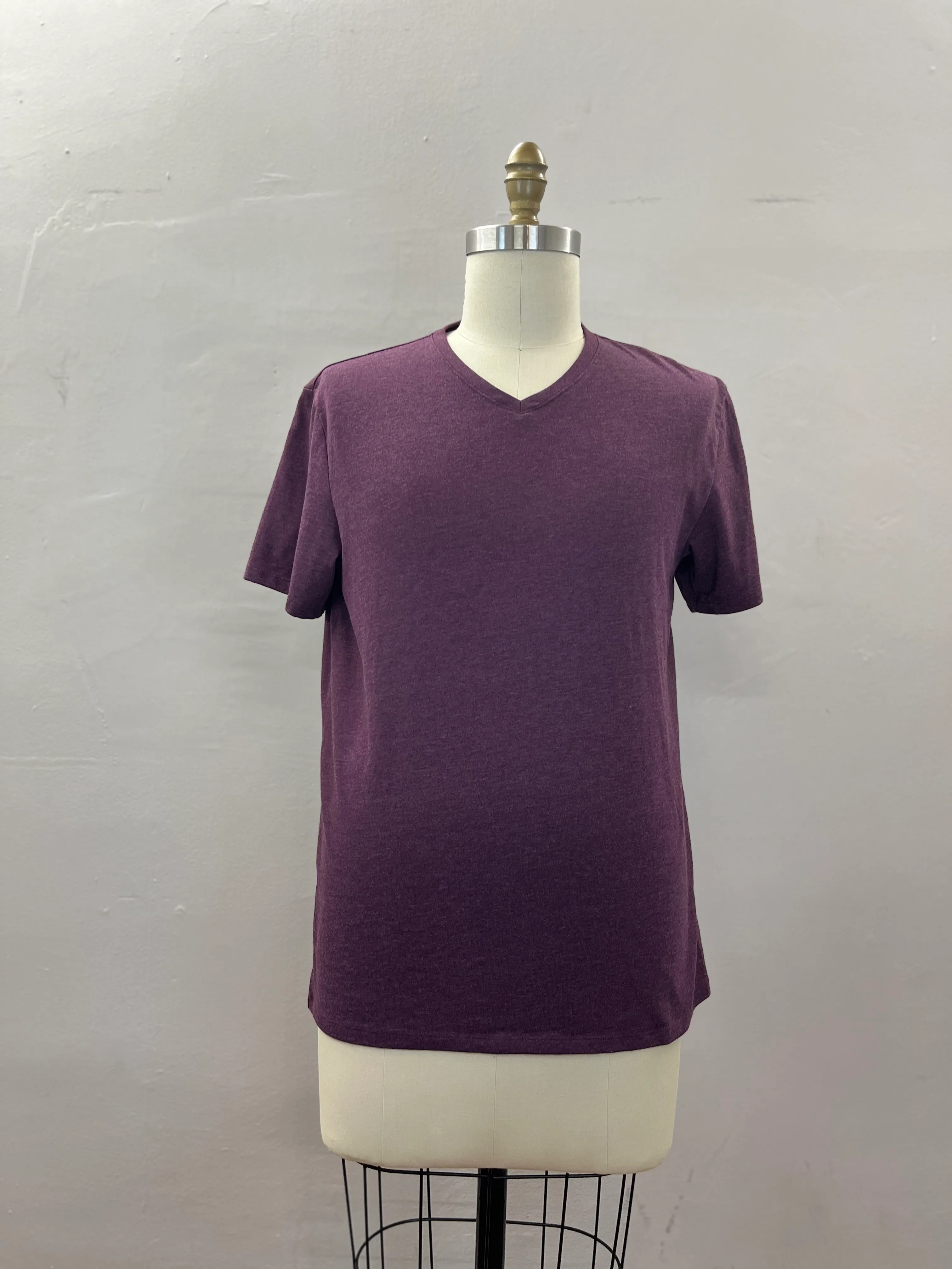20. MENS TOP SIZE MEDIUM