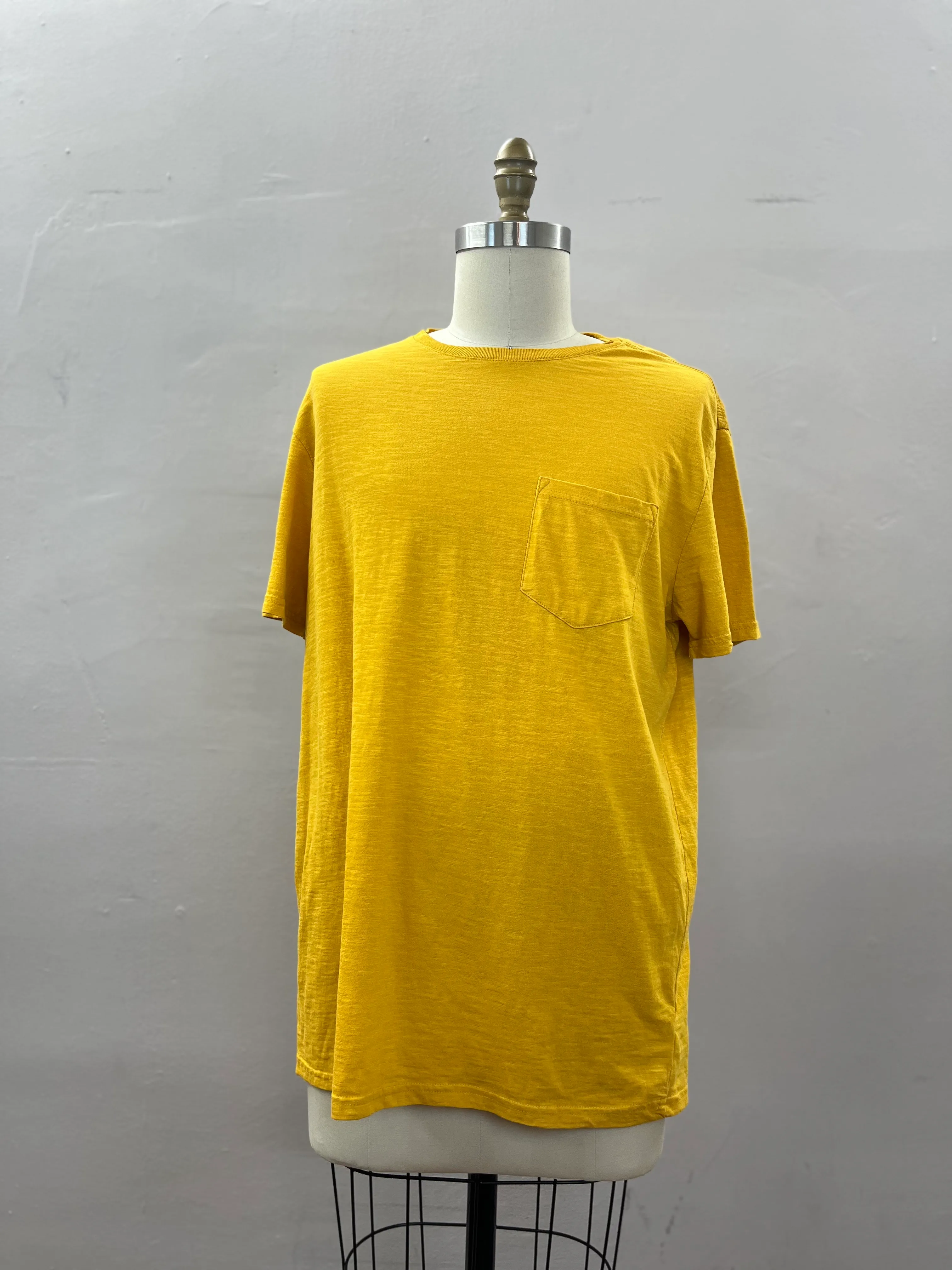 13. MENS TOP SIZE LARGE