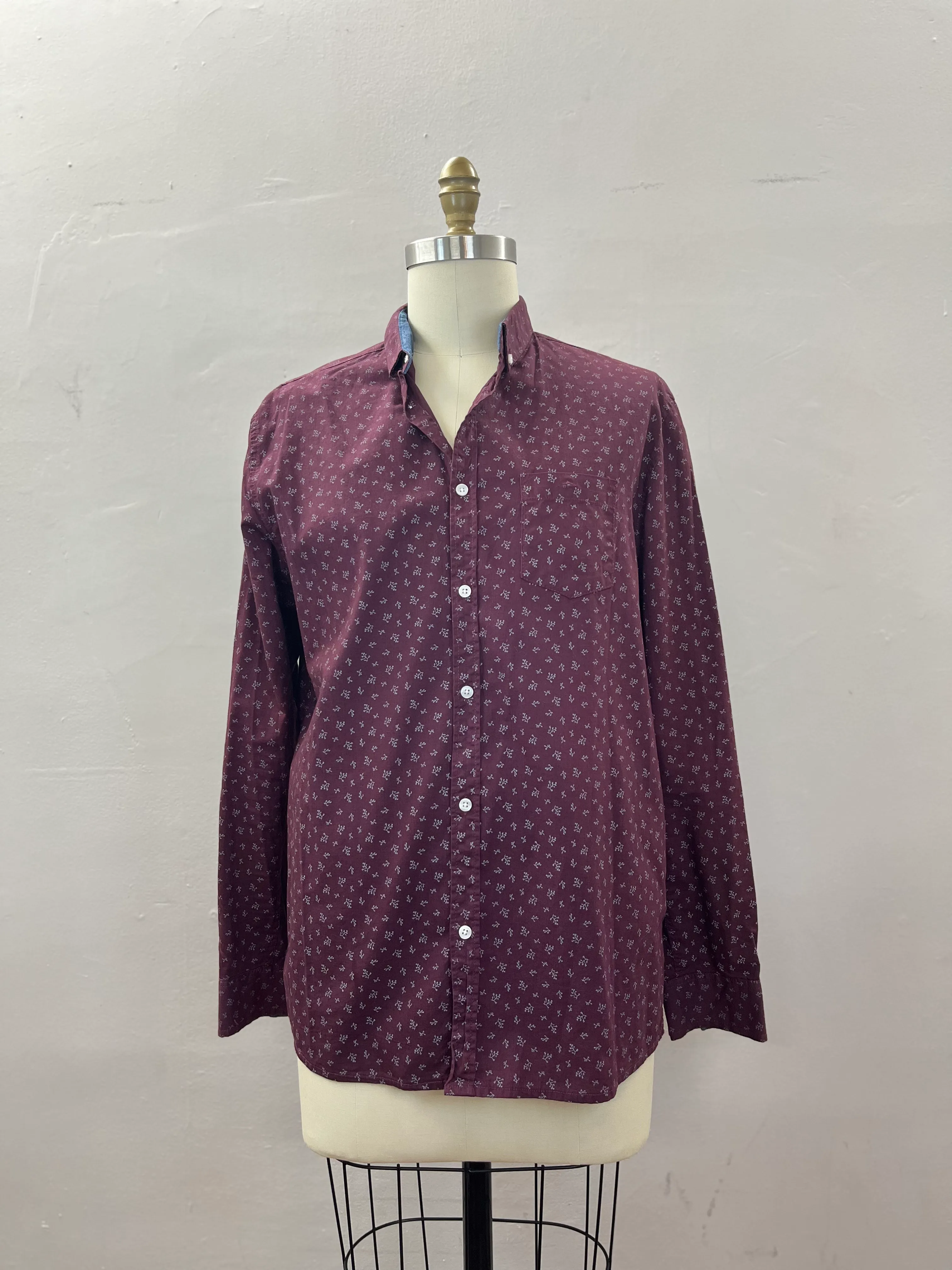 20. MENS BUTTON DOWN SIZE L