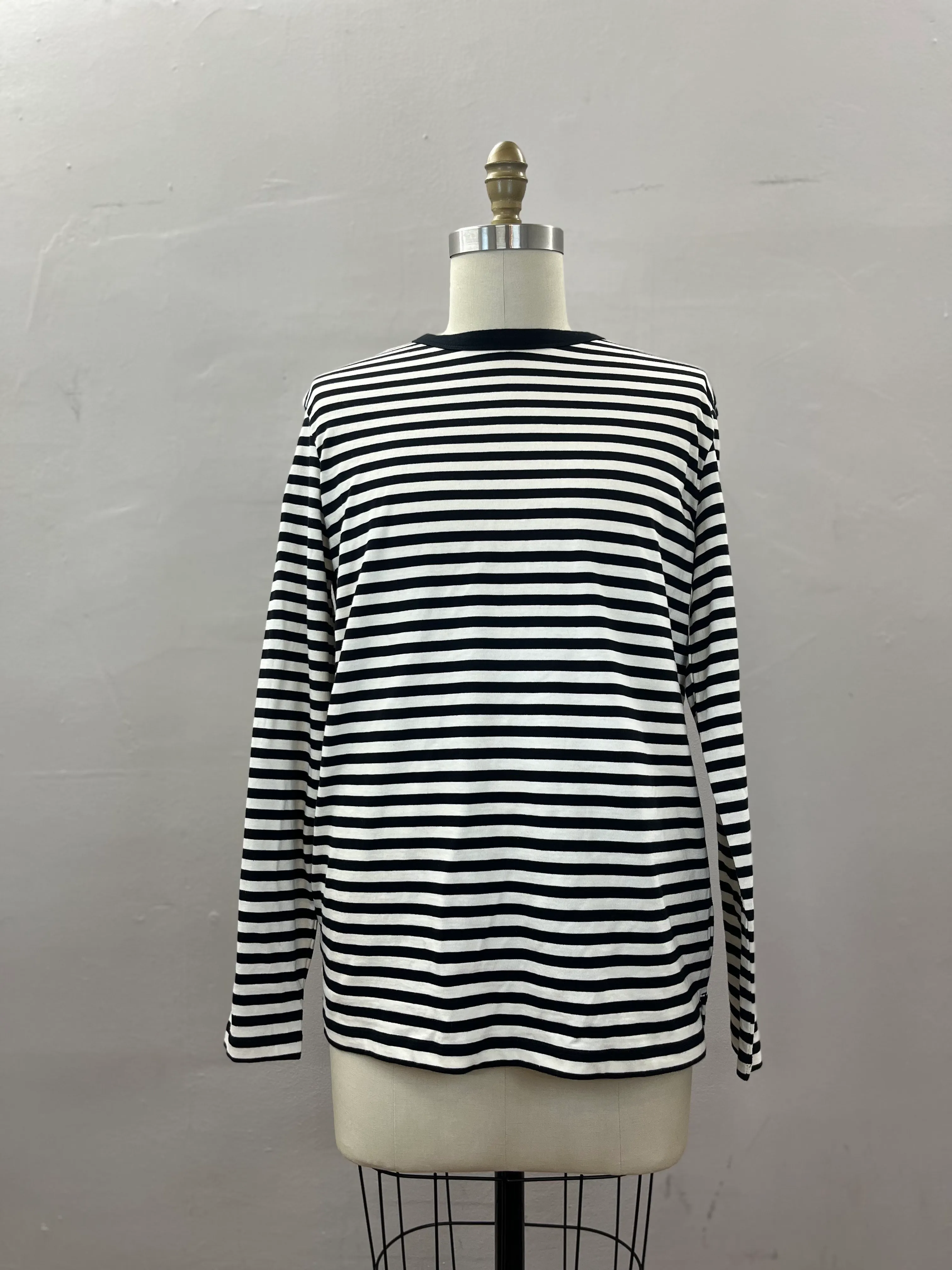 69. MENS TOP SIZE M