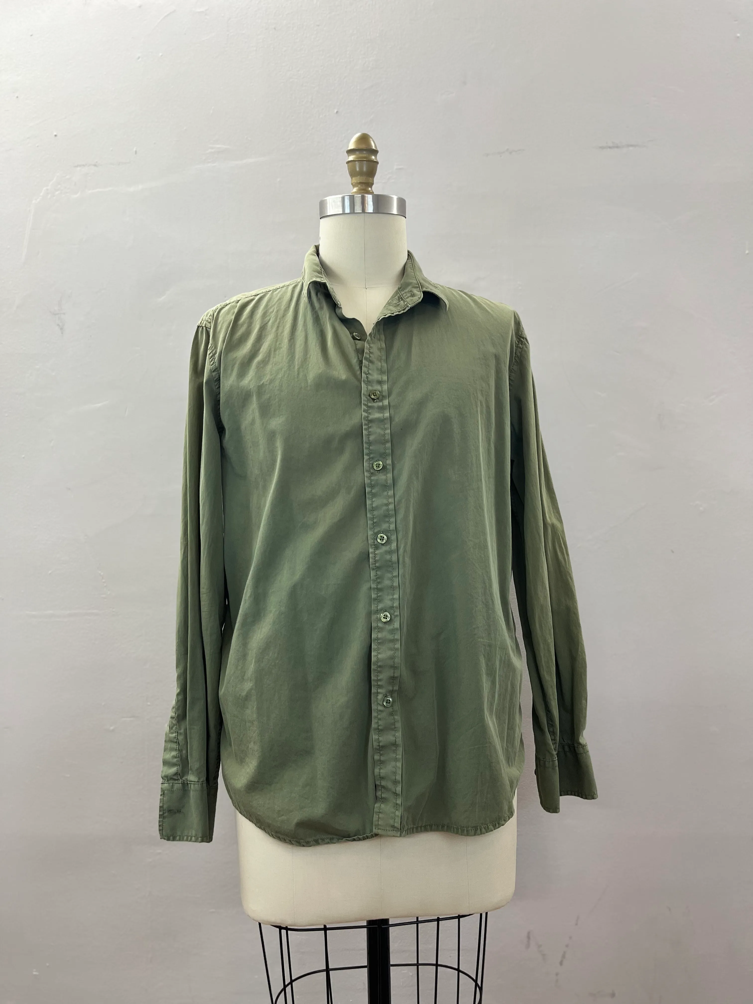 24. MENS BUTTON DOWN SIZE L
