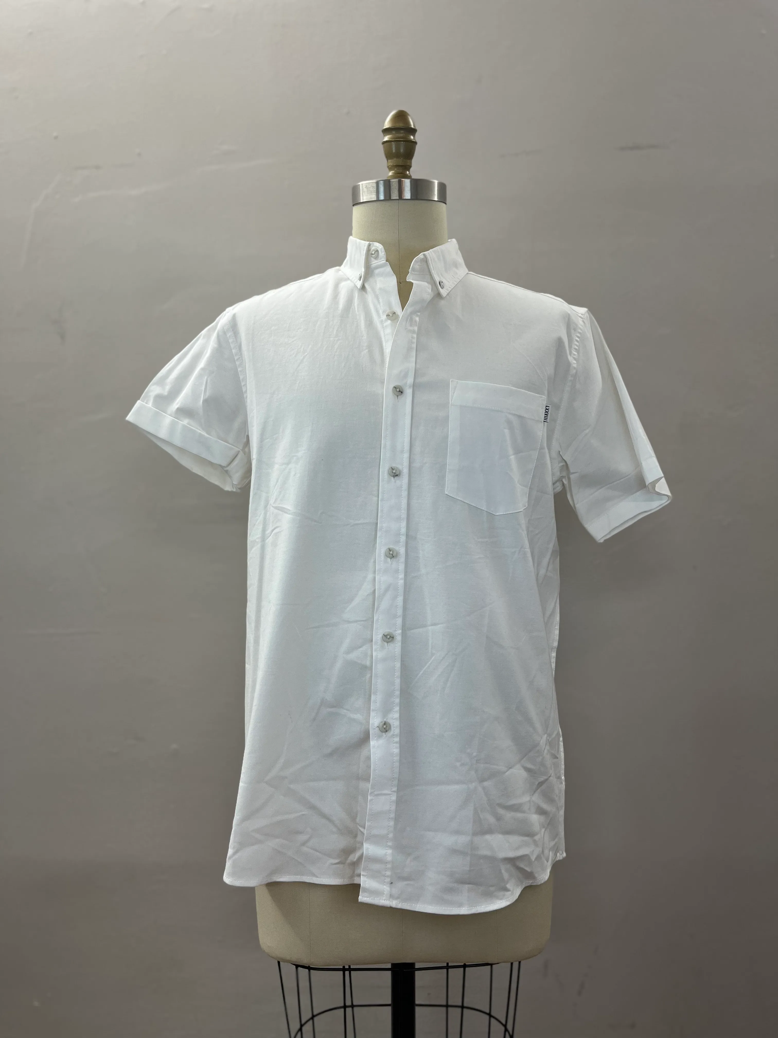 1. MENS BUTTON DOWN SIZE M