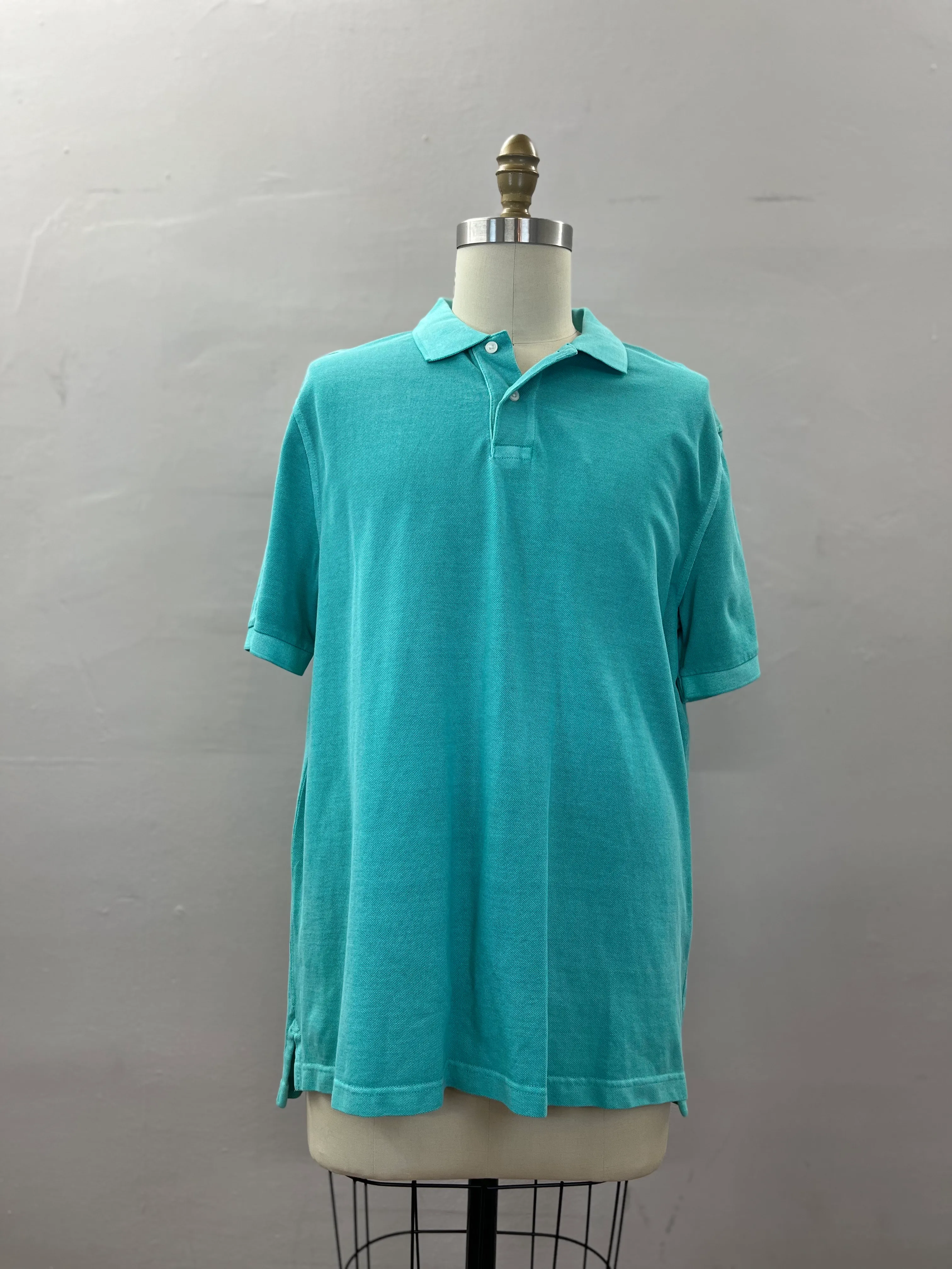 33. MENS TOP SIZE L