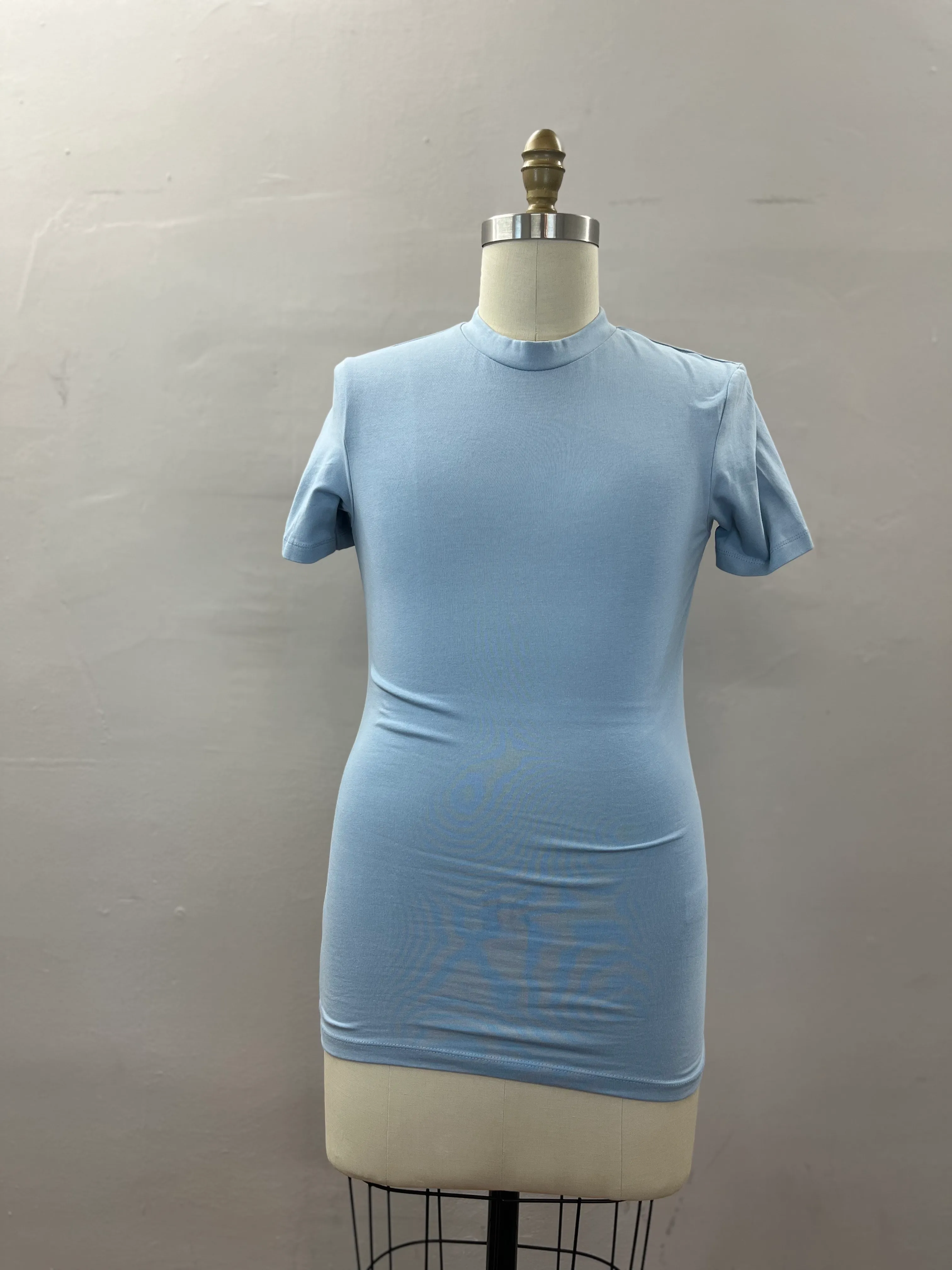 35. MENS TOP SIZE S