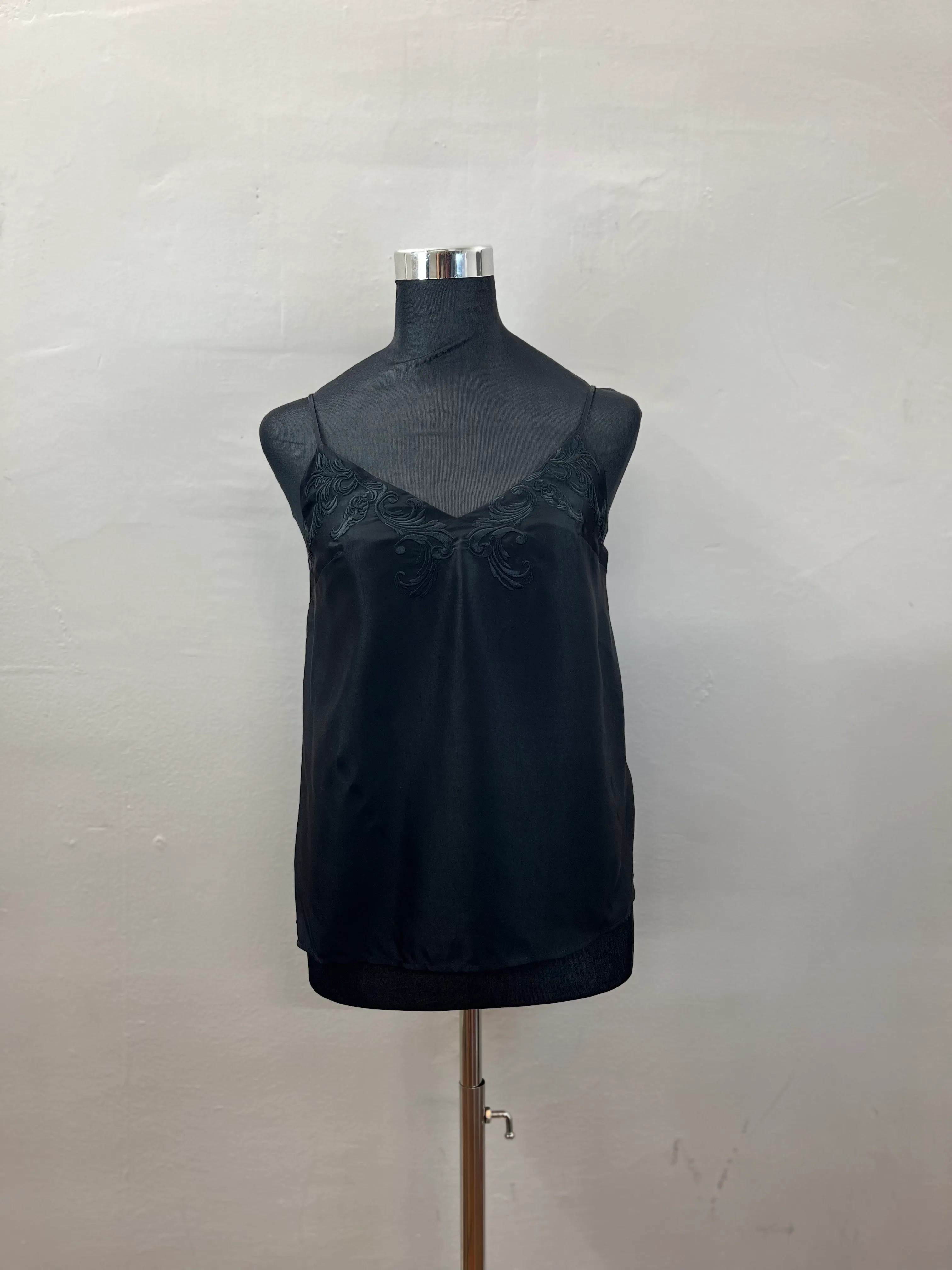 158. WOMENS TOP SIZE 2