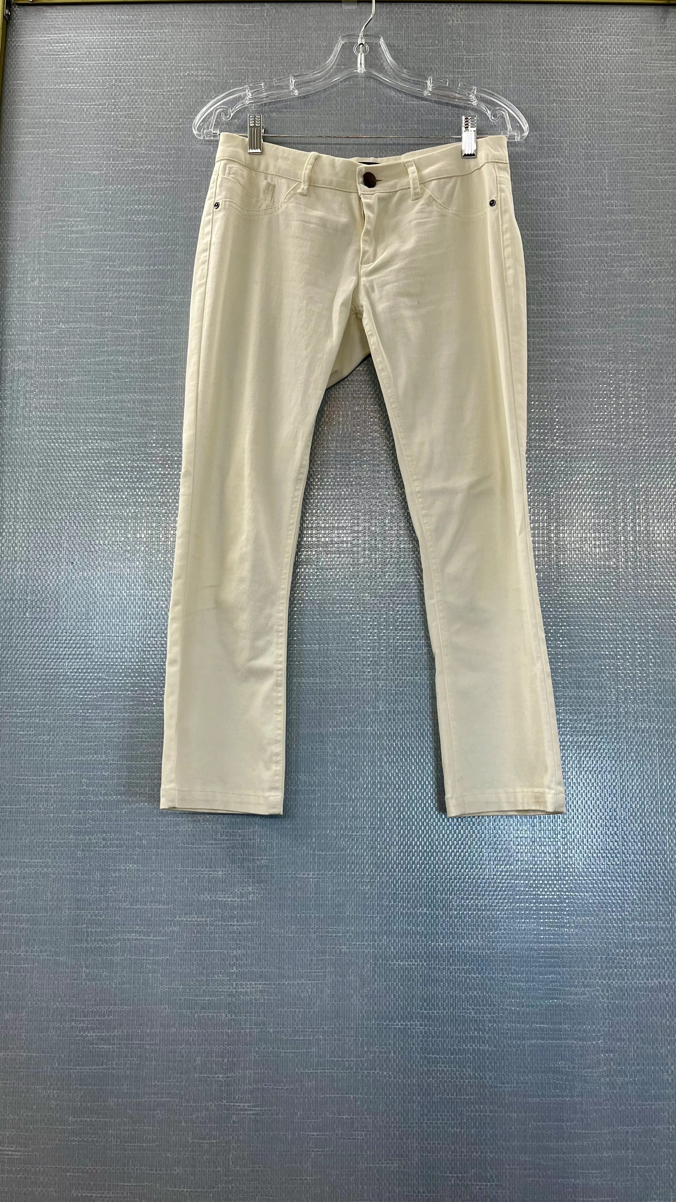 4. WOMENS JEANS SIZE 3
