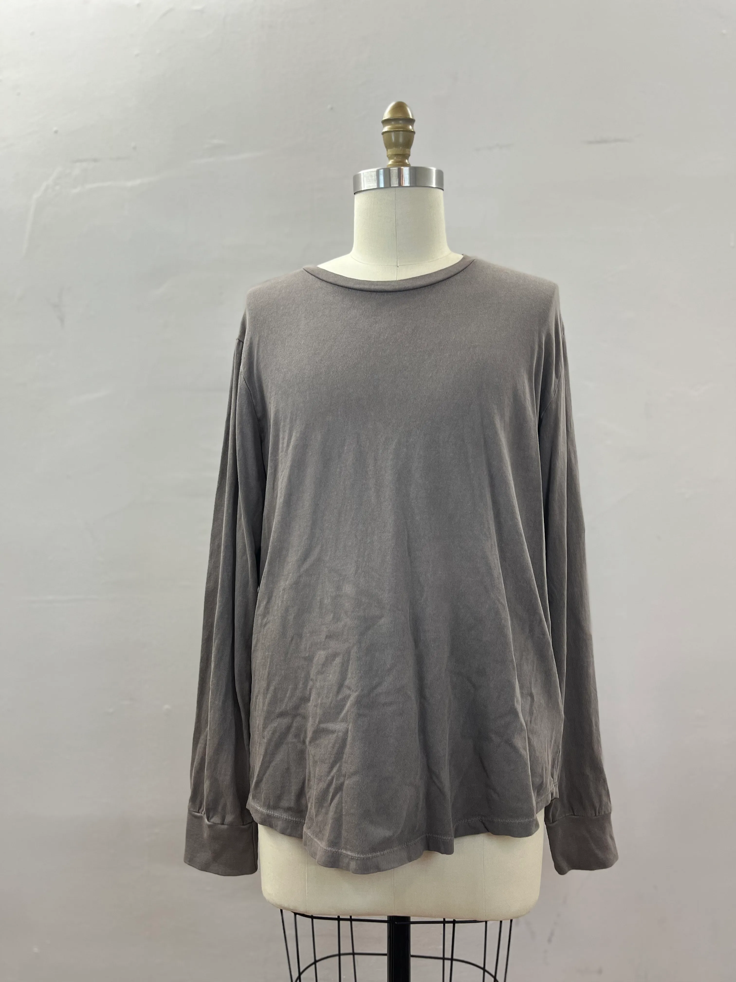 52. MENS TOP SIZE M