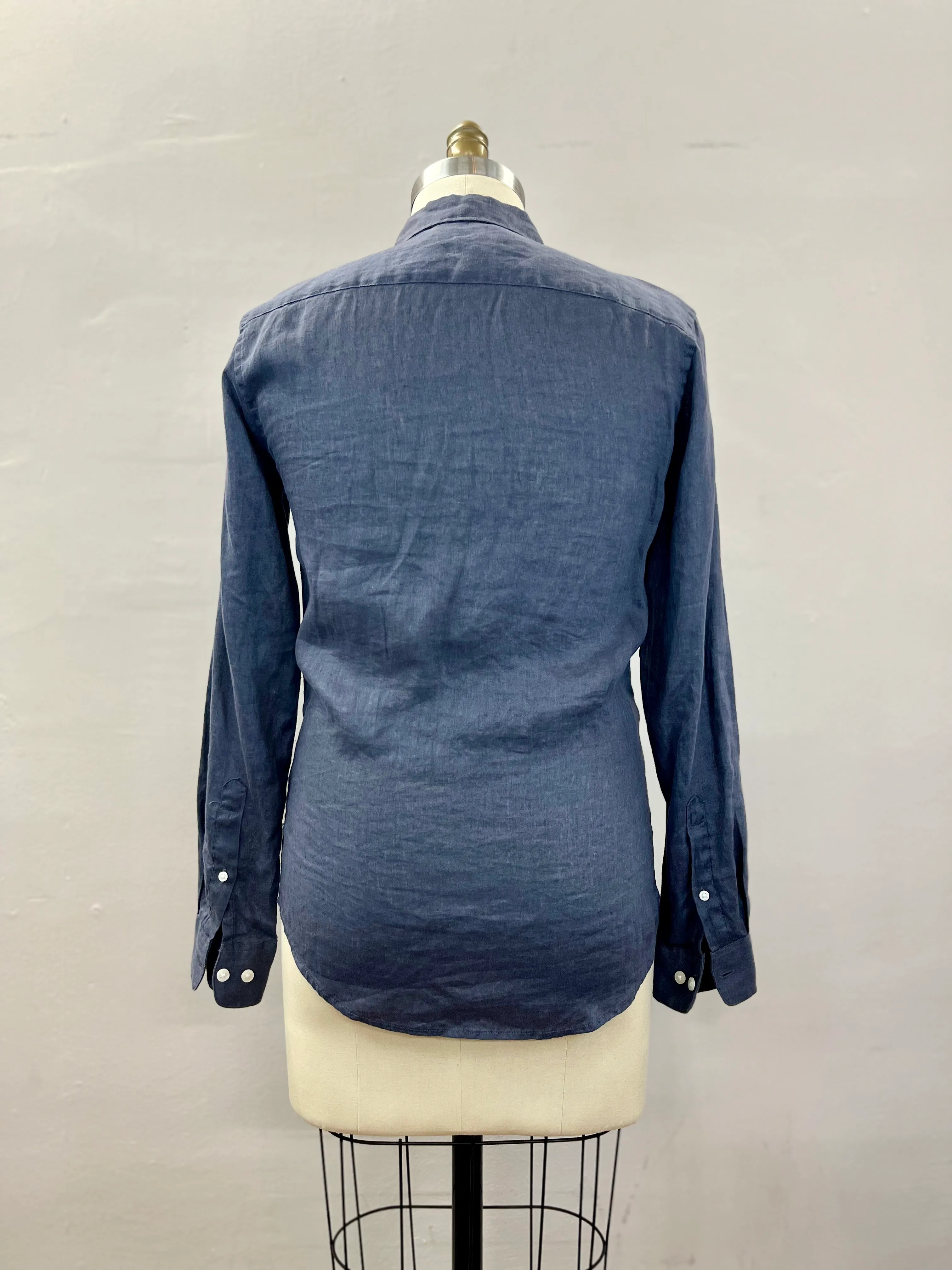 44. MENS BUTTON DOWN SIZE XS