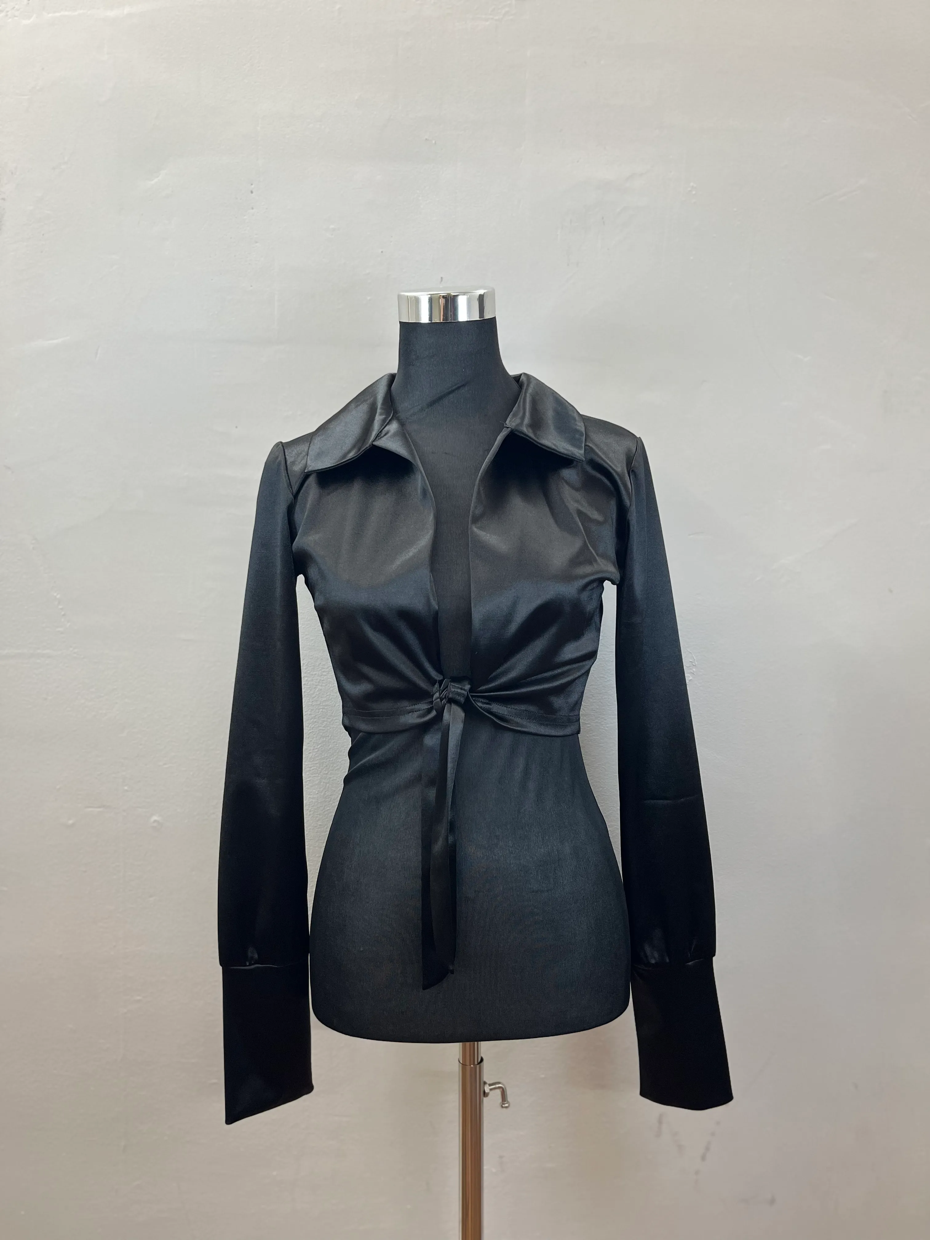 172. WOMENS TOP SIZE S