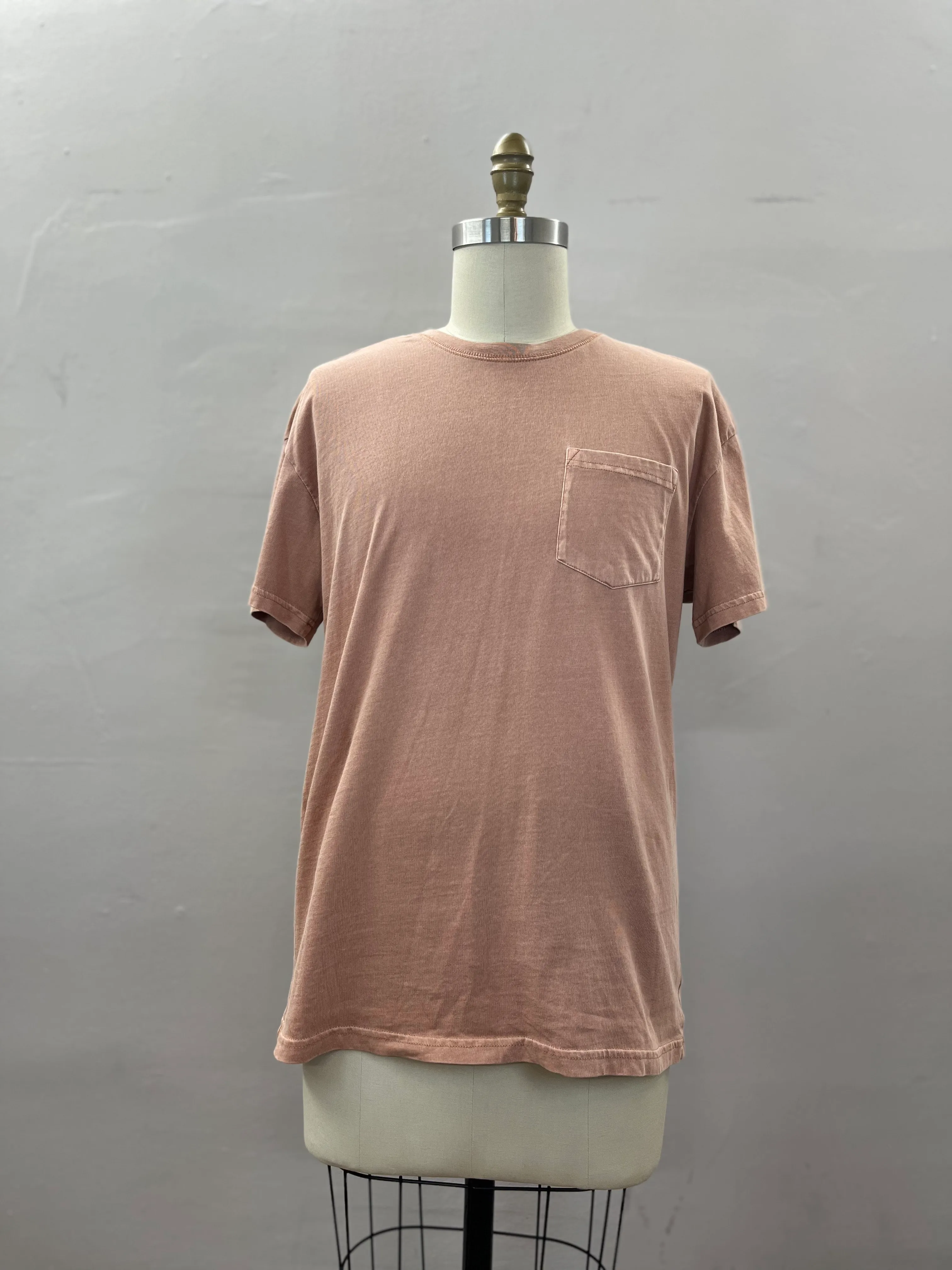16. MENS TOP SIZE MEDIUM