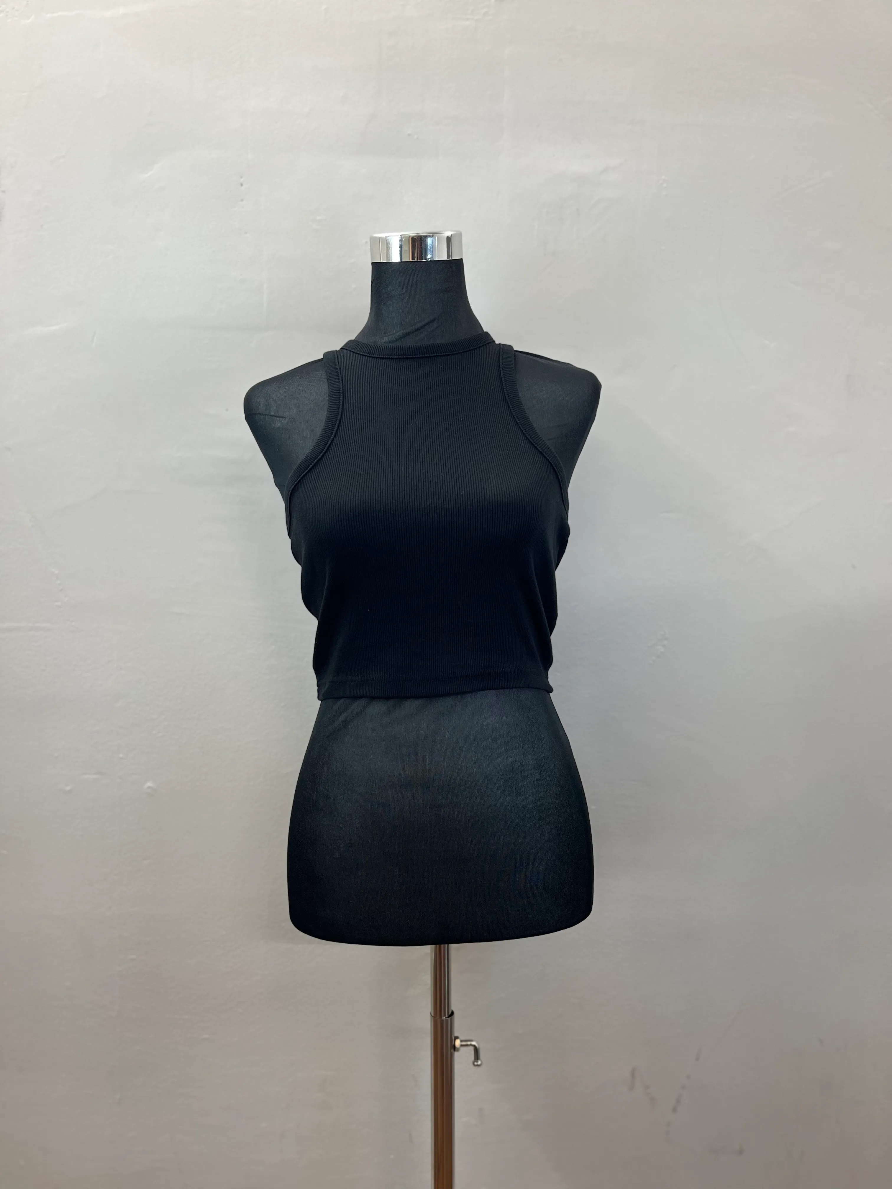 157. WOMENS TOP SIZE S