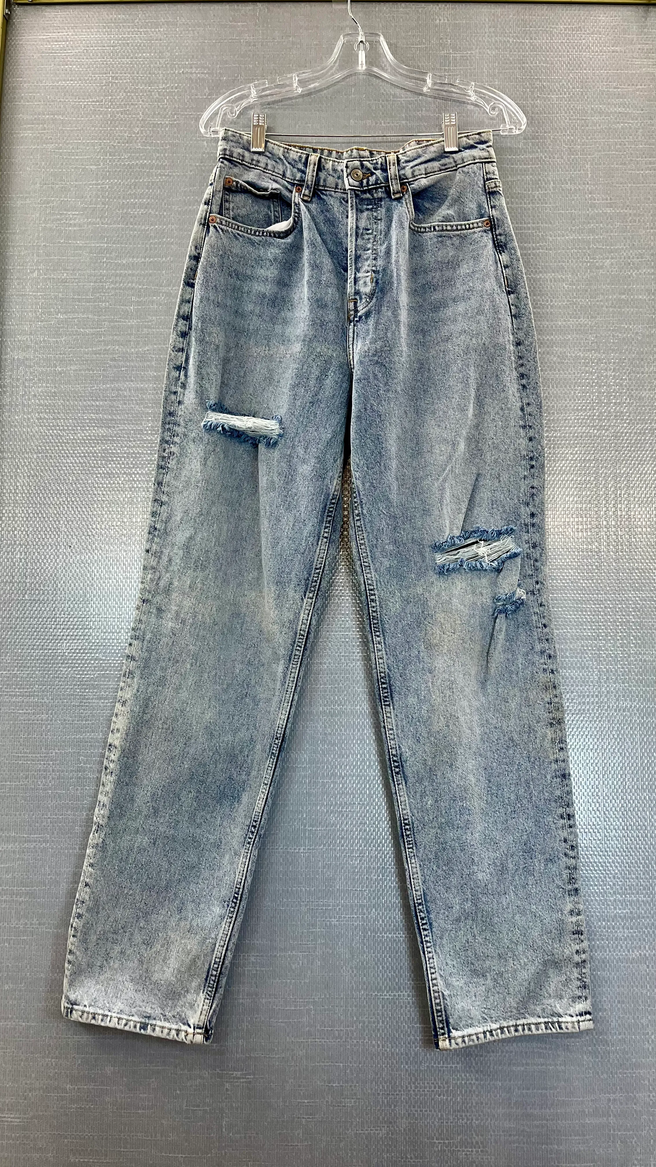 11. WOMENS JEANS SIZE 6