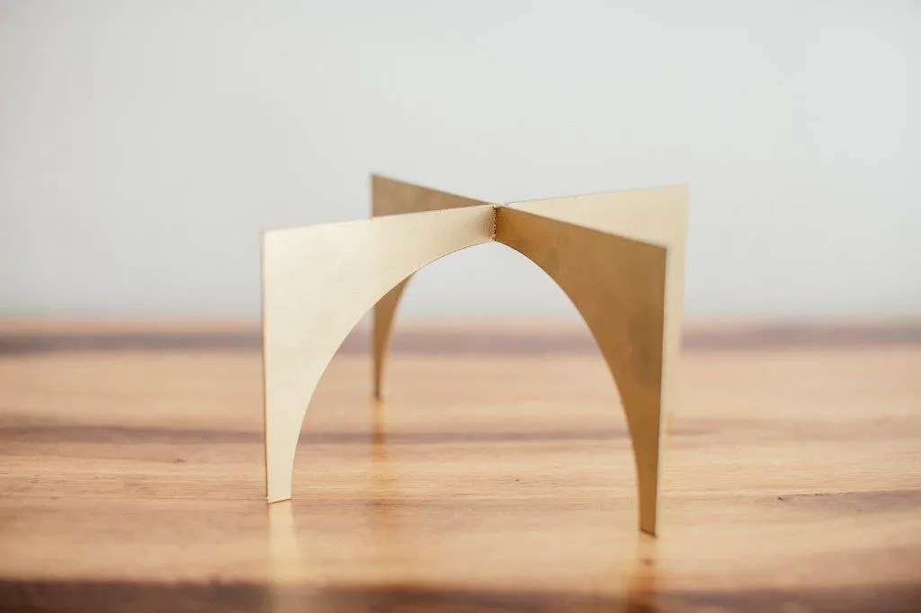 Go029 Gold Metal Stand 11x20cm
