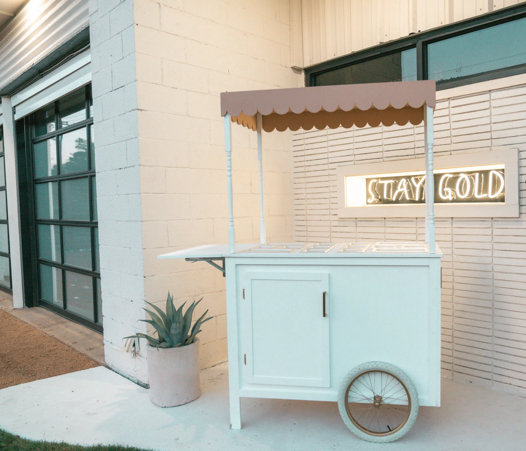 Snack Cart Rental / Treat Cart Rental Celina, TX Modern, Chic and