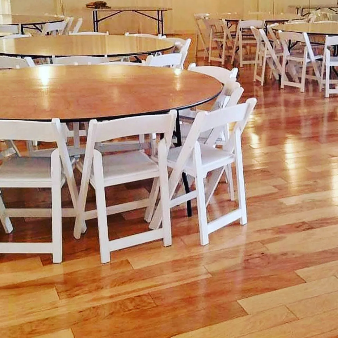 72" Round Table