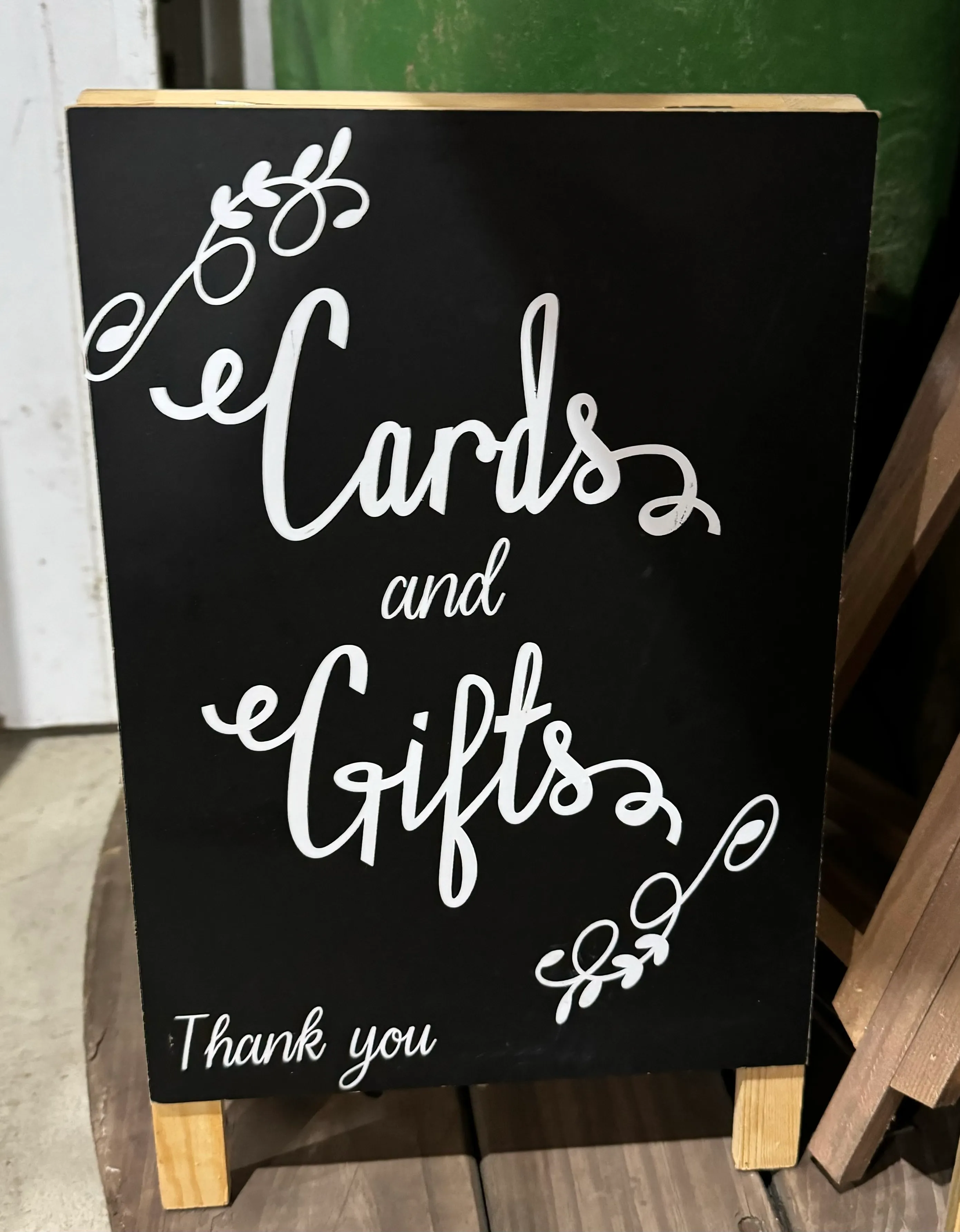 “Cards and Gifts” Small Easel