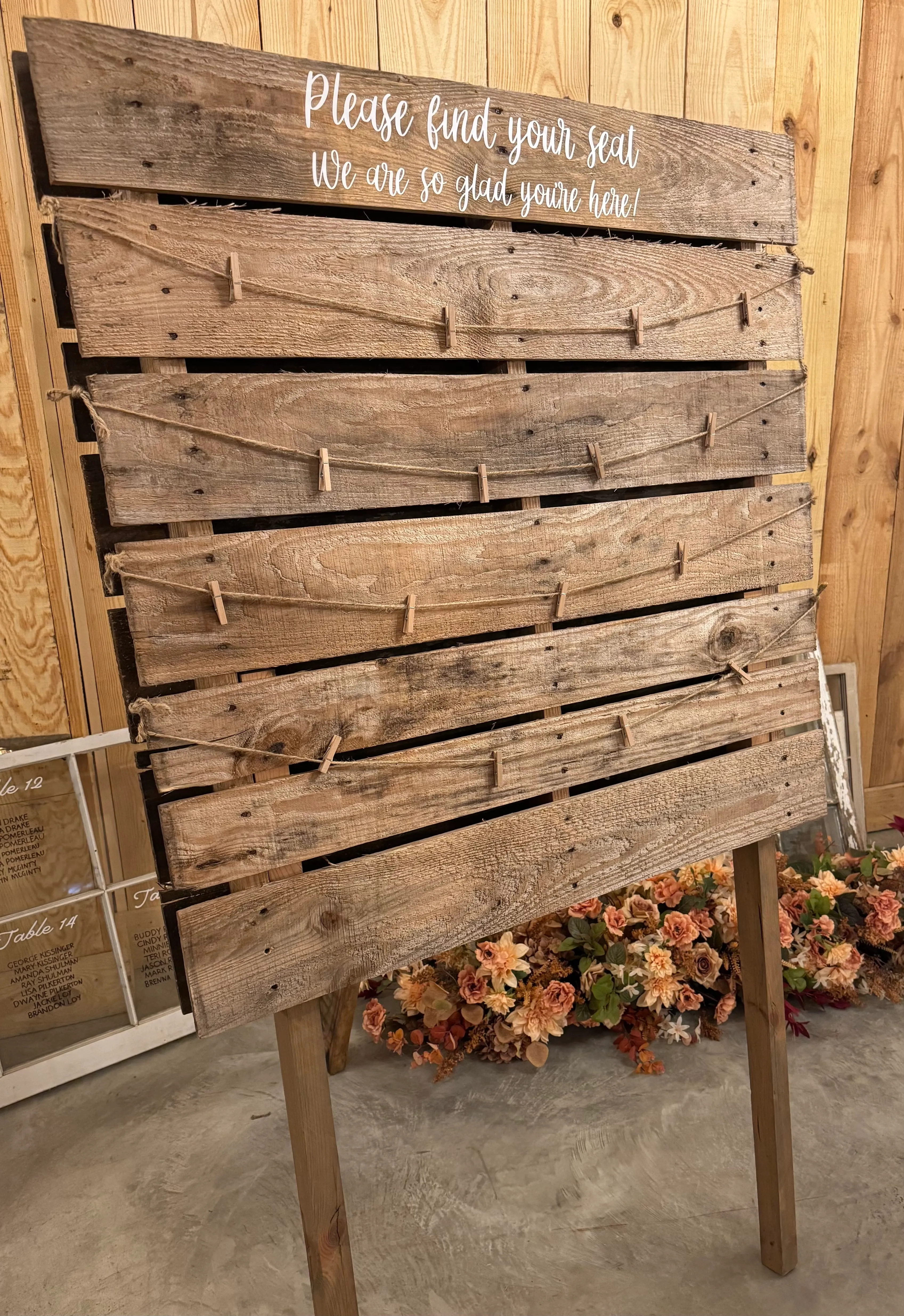 Light Wood Pallet Seating Chart