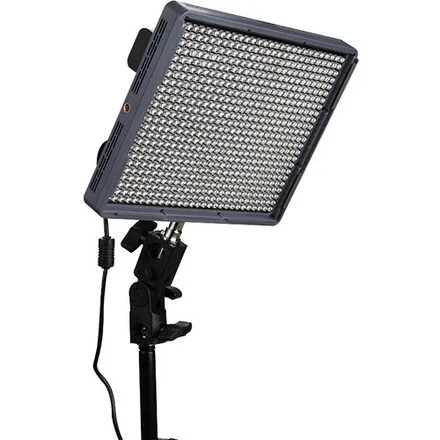 Aputure Amaran 672C