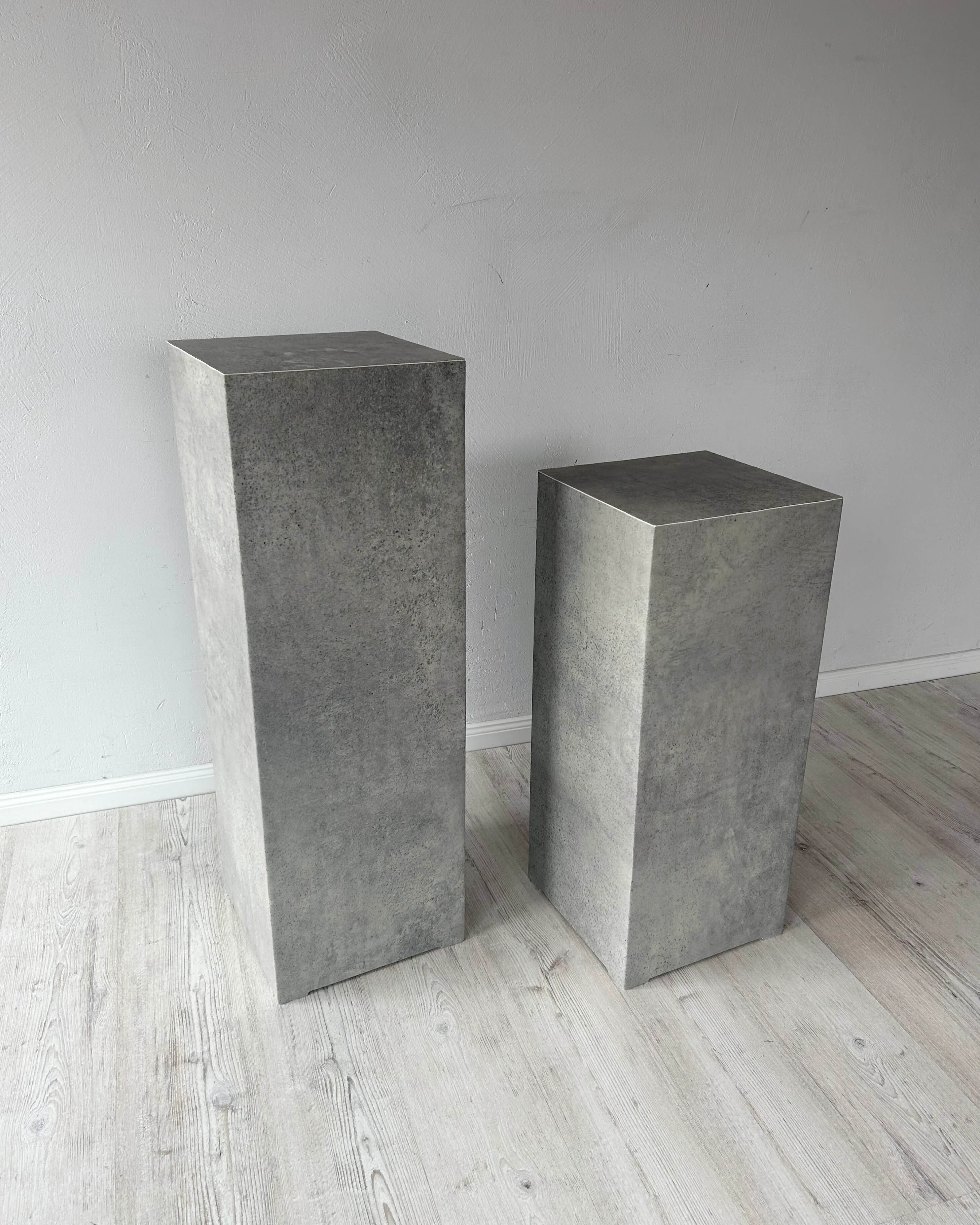 CONCRETE 100 cm plinth 