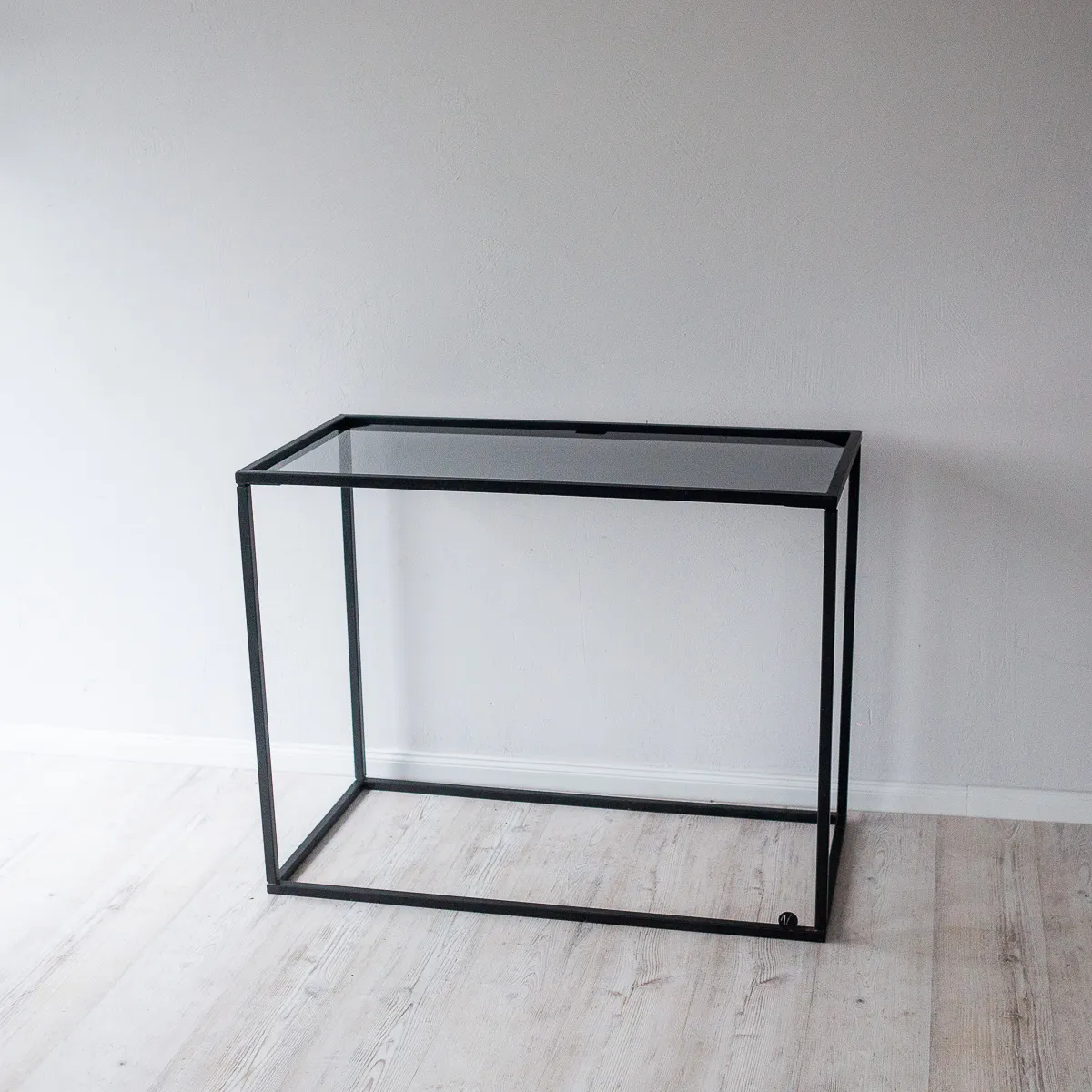 SIMPLE BLACK table