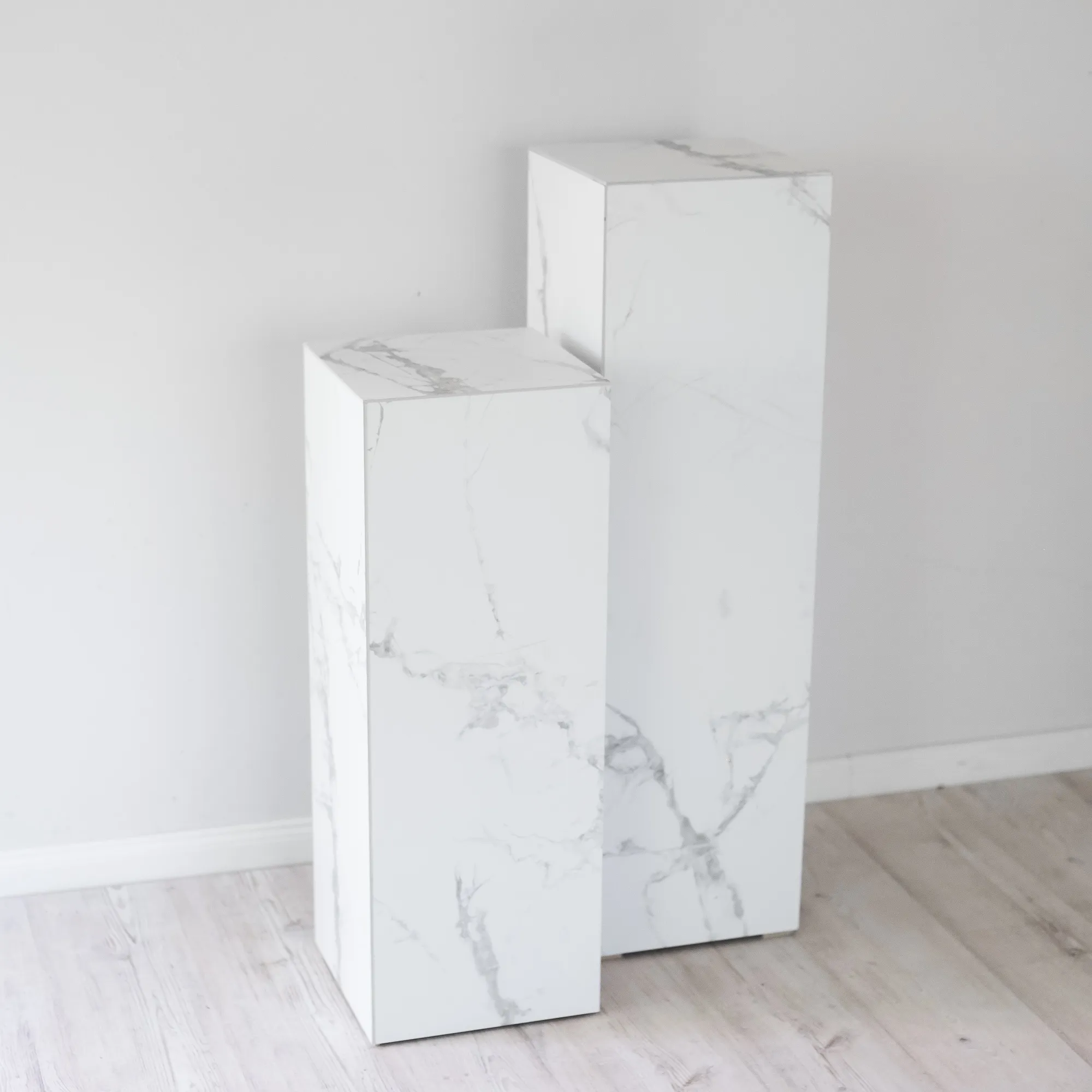 MARBLE WHITE 100 cm plinth