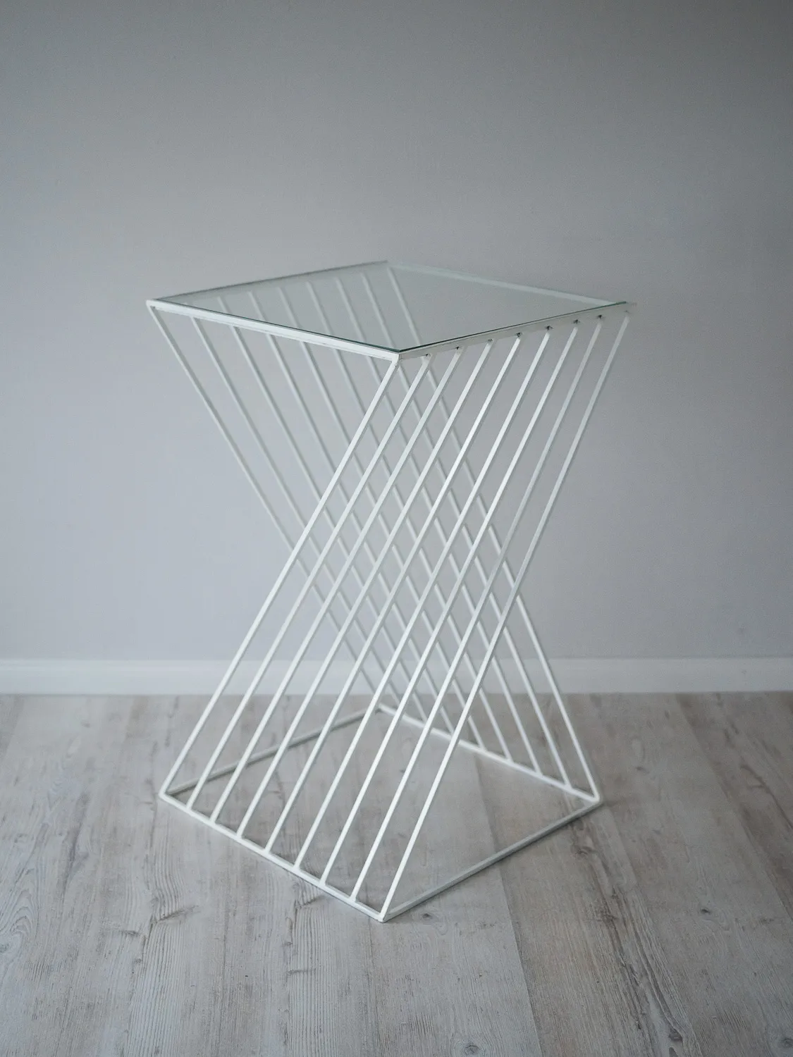 LINES WHITE ceremony table