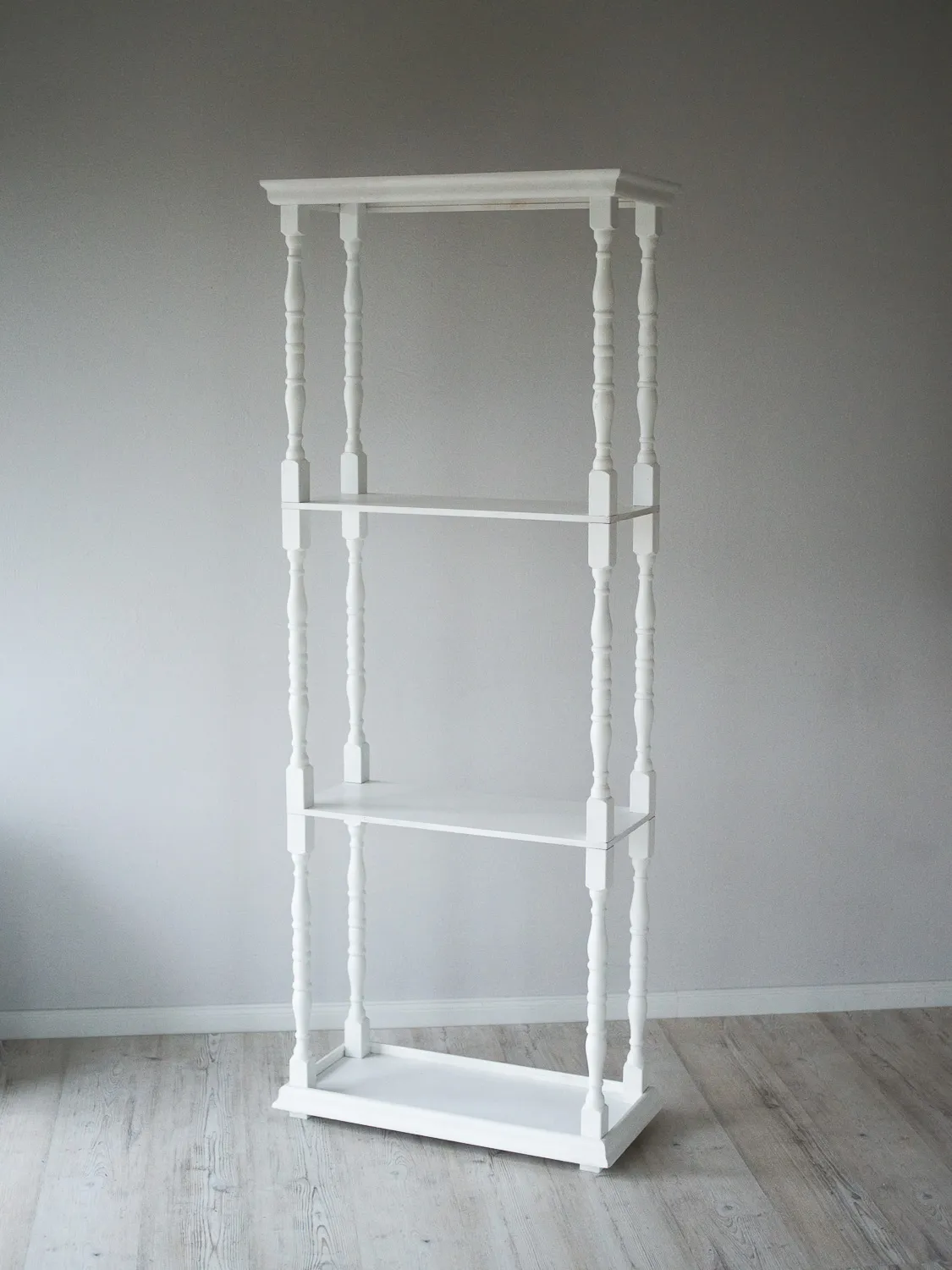 CLASSIC WHITE shelf