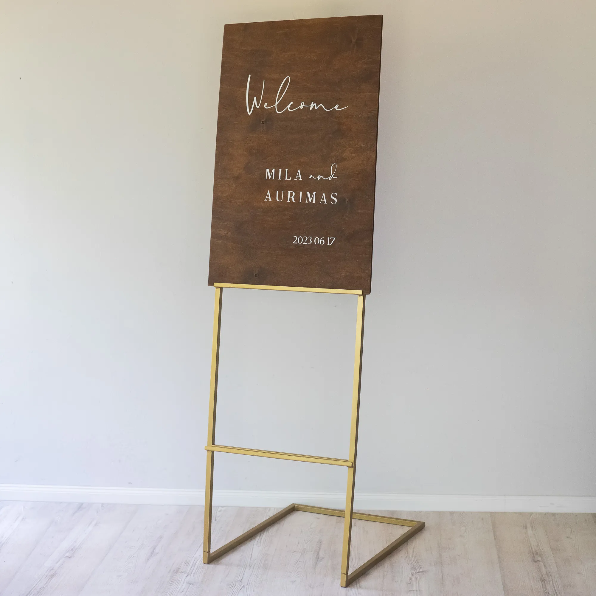 Easel G GOLD