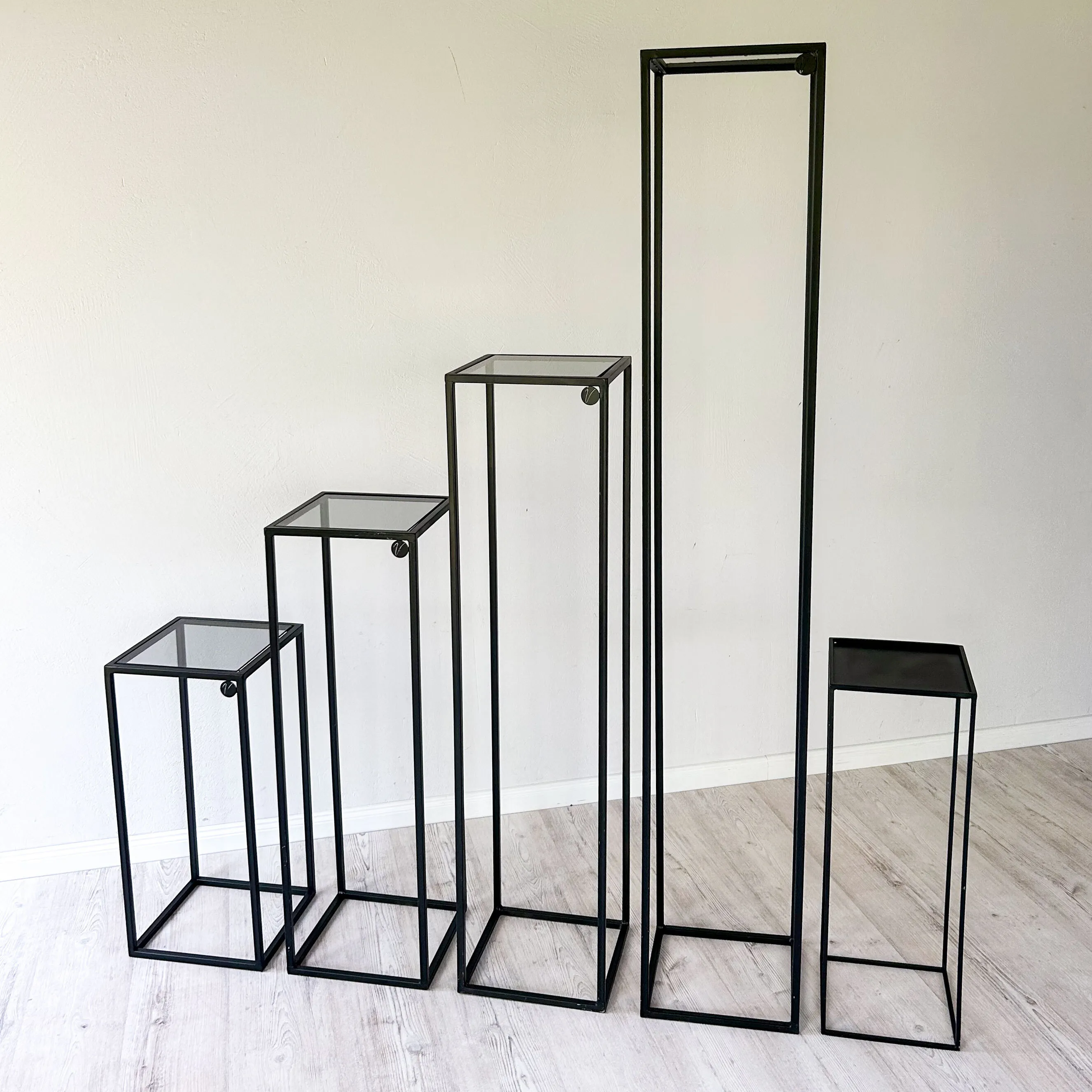 SIMPLE BLACK 125 cm plinth