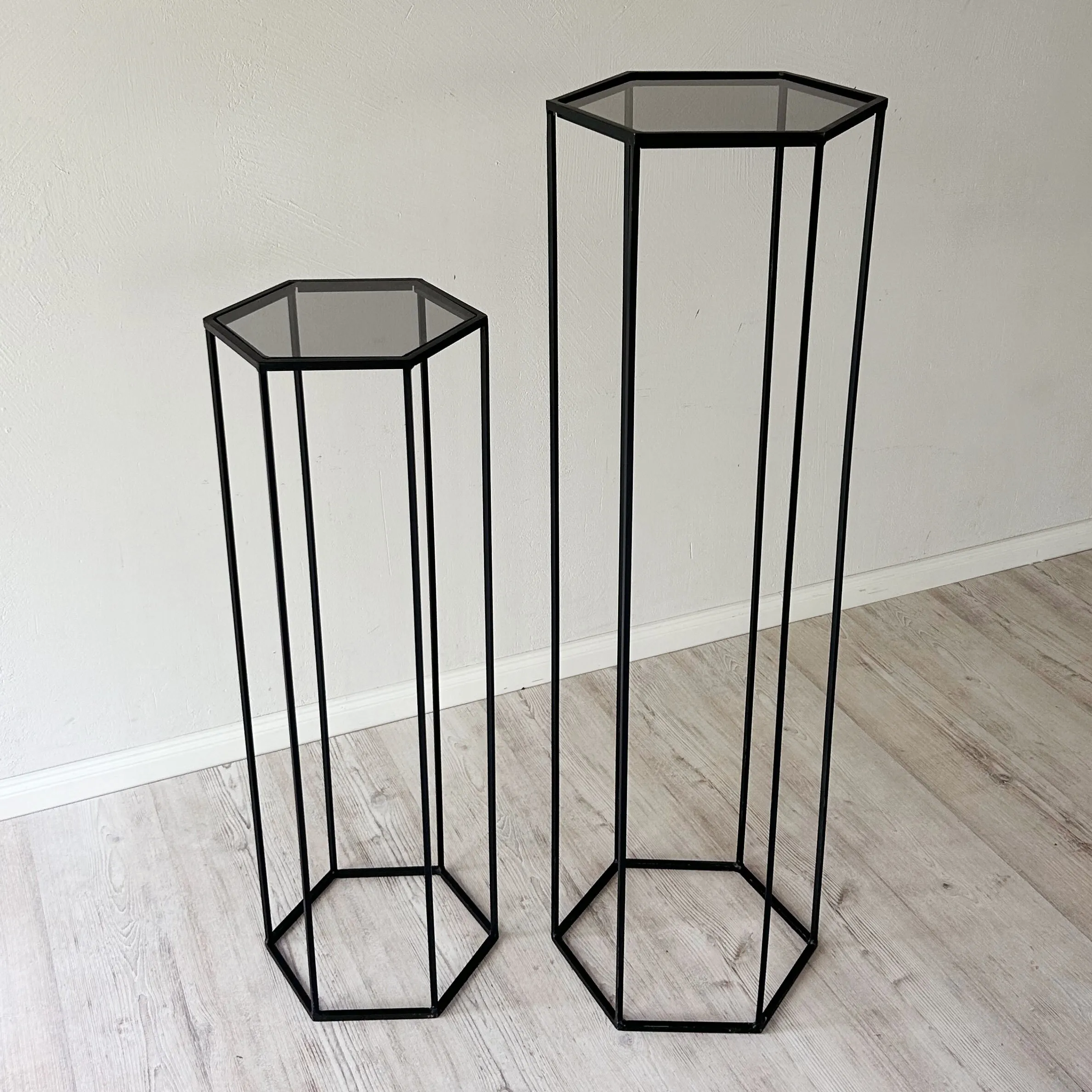 HEXAGON BLACK 120 cm plinth