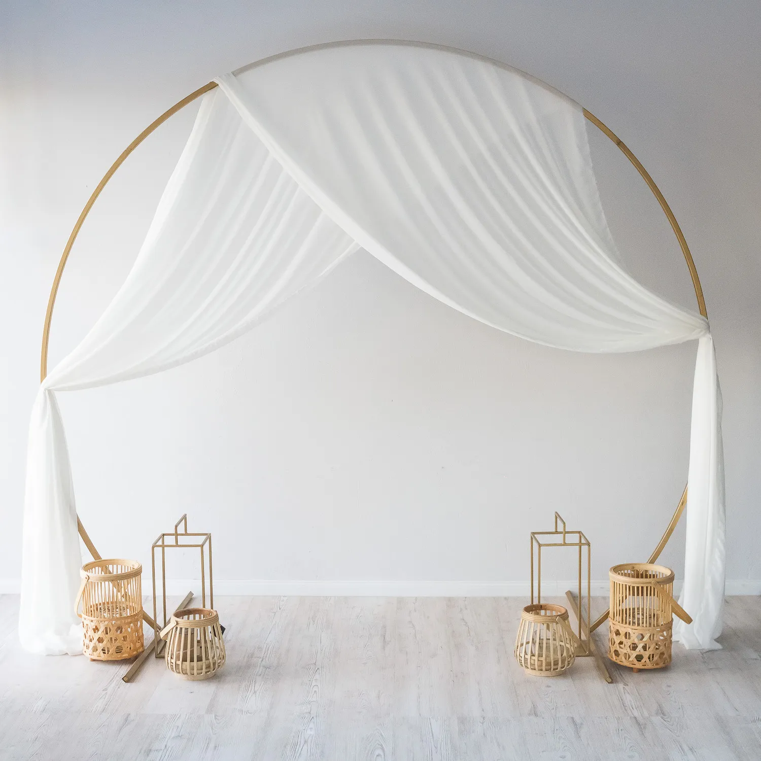 CIRCLE L GOLD arch