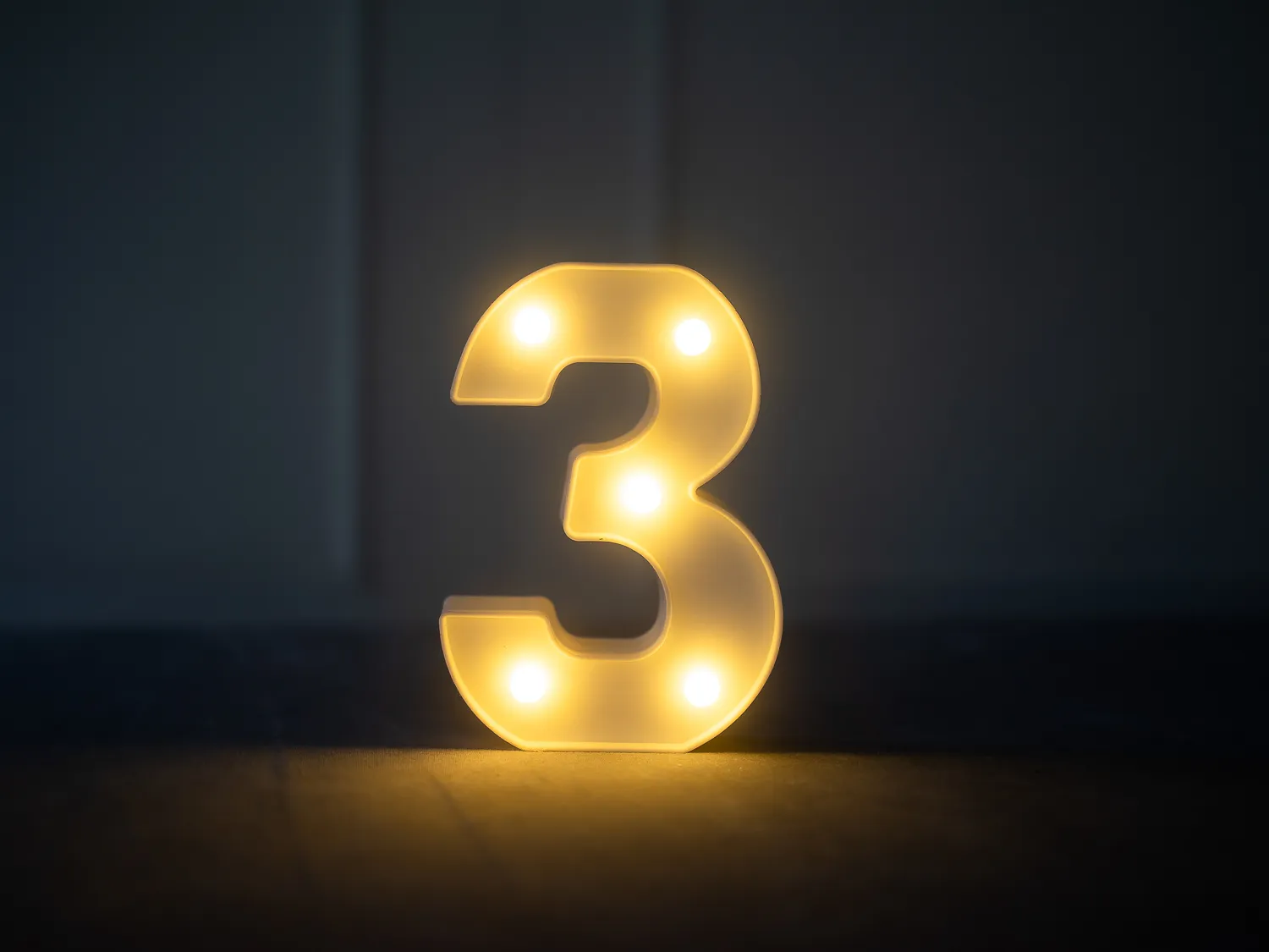 LED number 16 cm