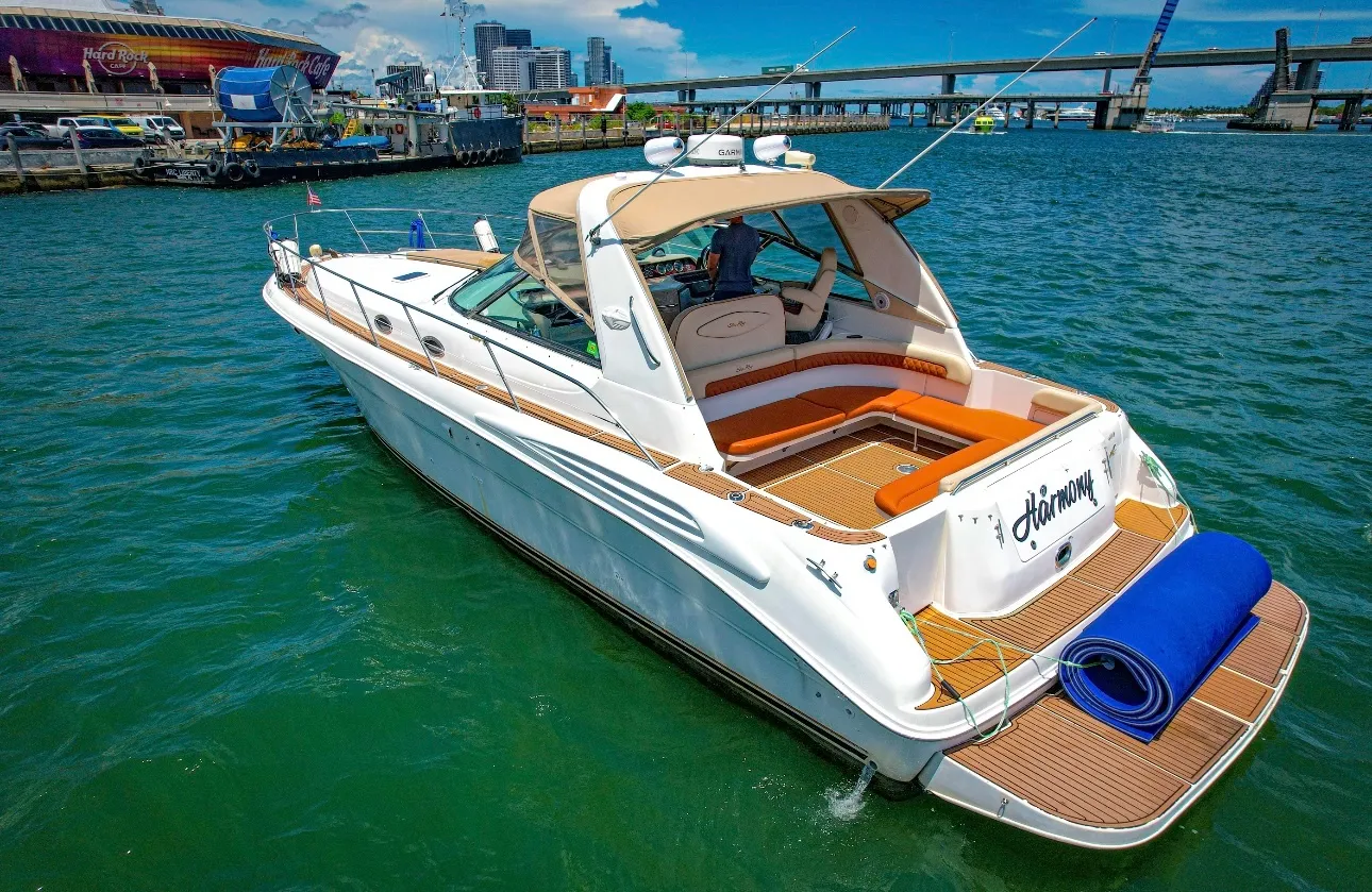 44’ Sea Ray Sundancer – Luxury on the Water