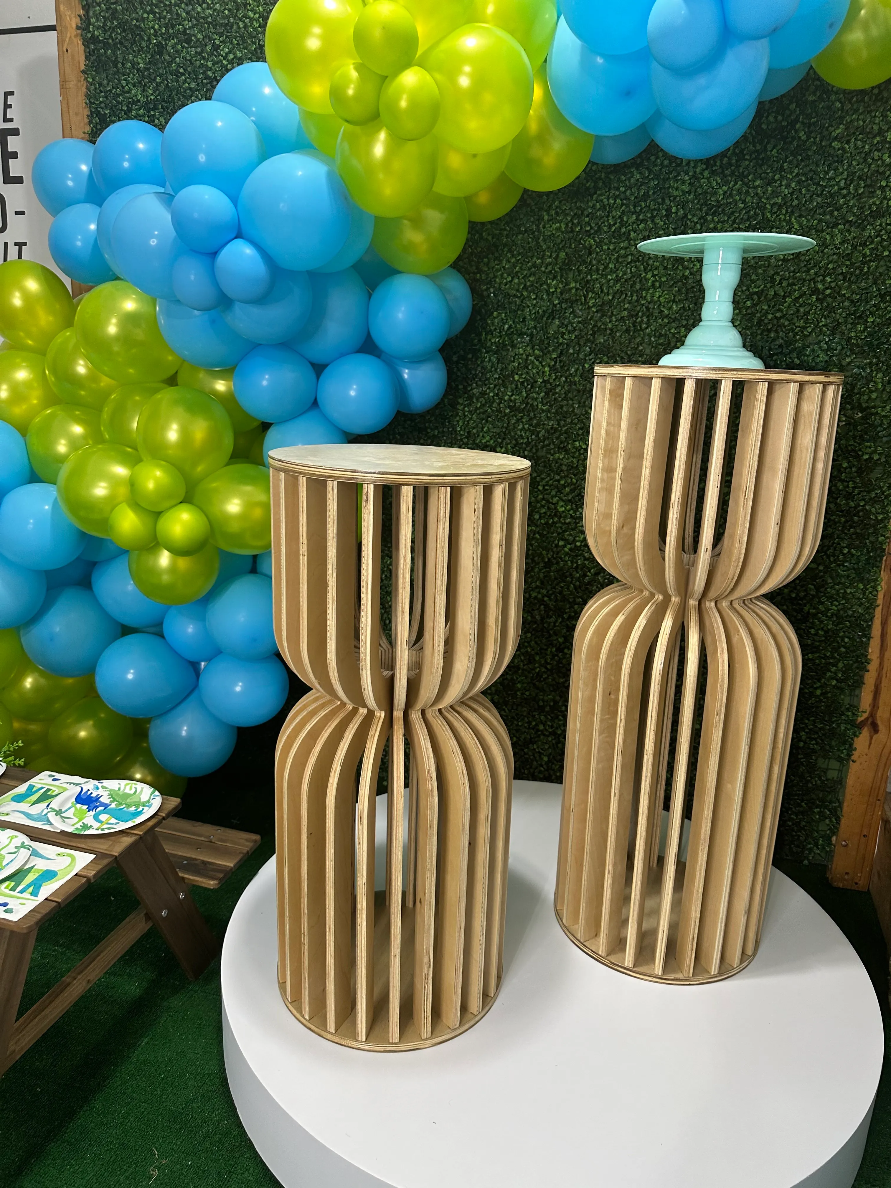 Mesa Celeste de madera alta