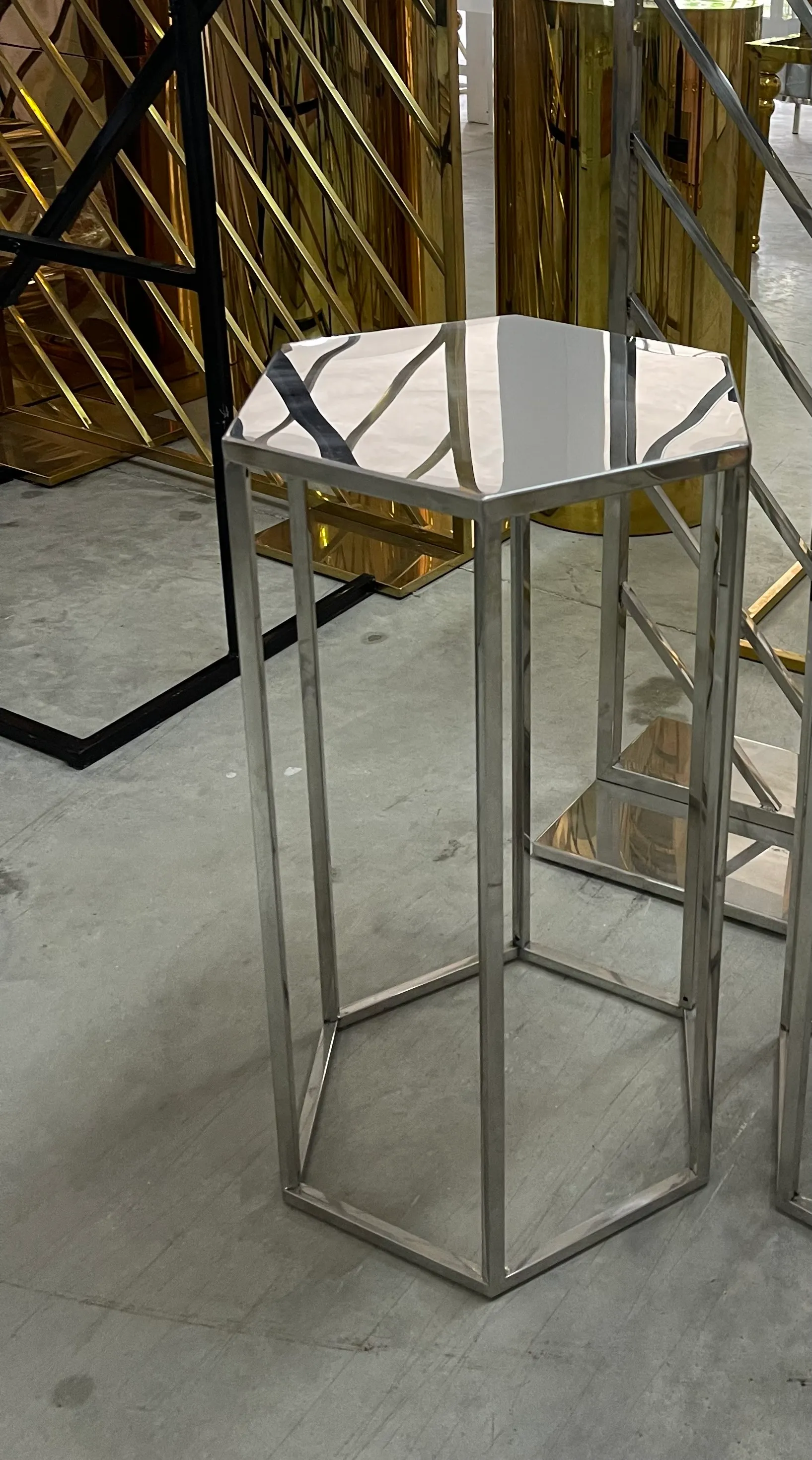 Mesa  hexagonal abierta pequeña silver 
