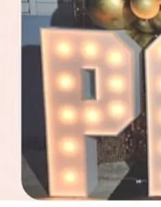 Letra P iluminada