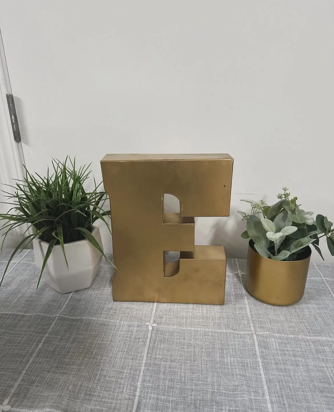 "E" Metal Letter