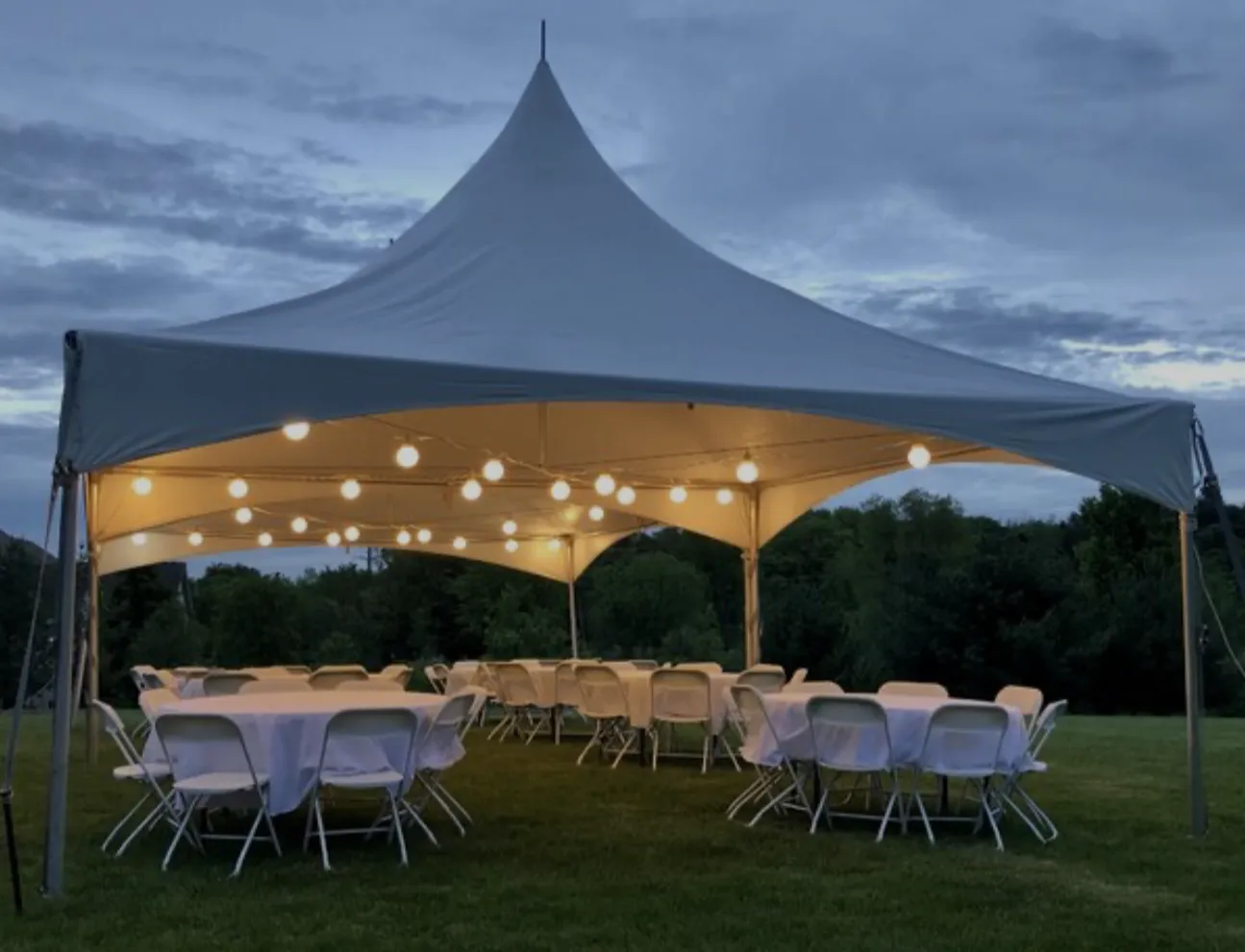 20' x 20' High Peak Party Package (Round Guest Tables)