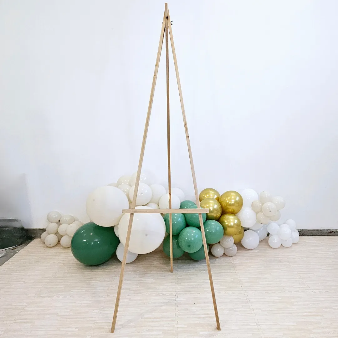 Easel Natural Wood