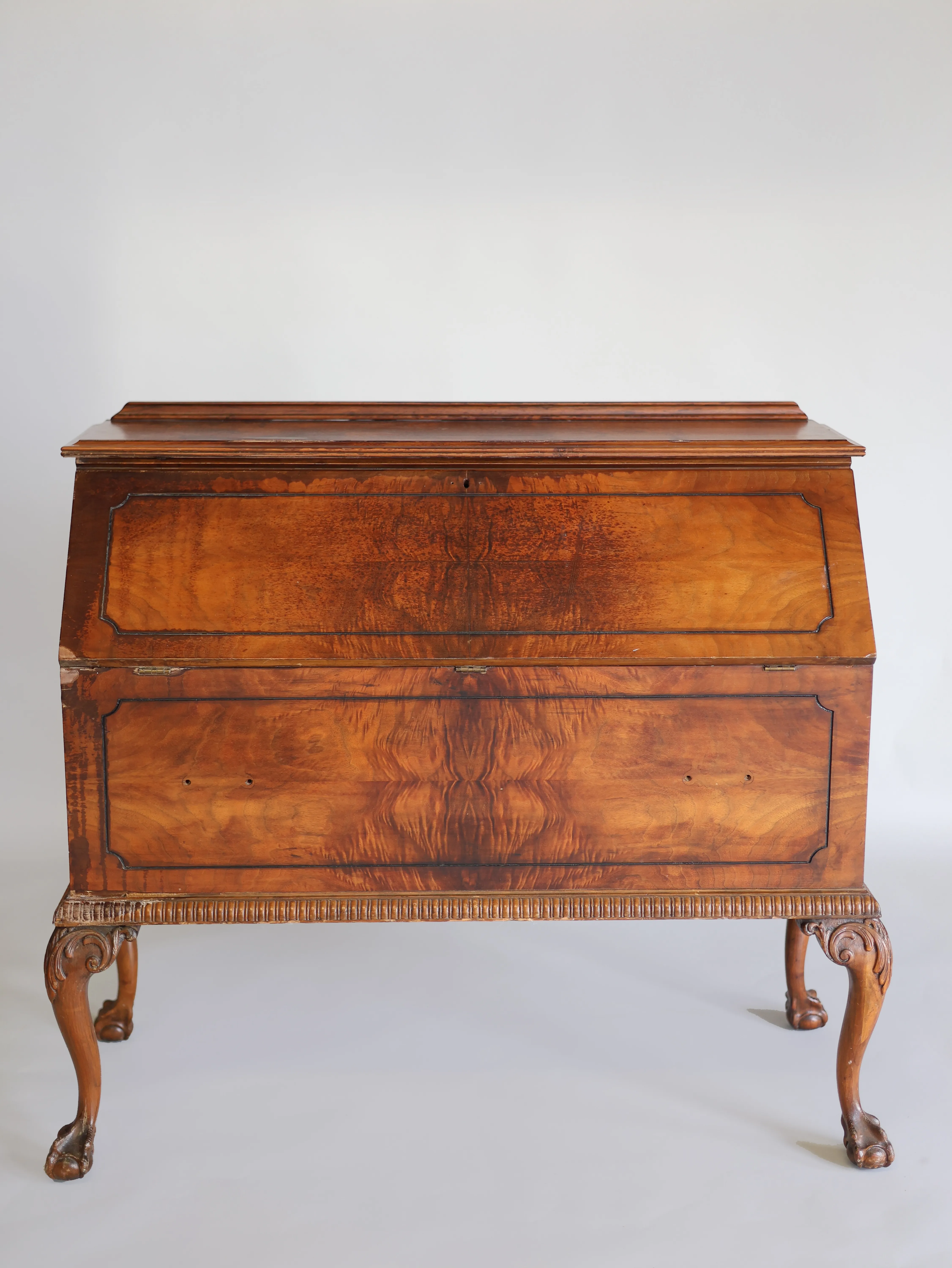 Louis XVI bombe dresser