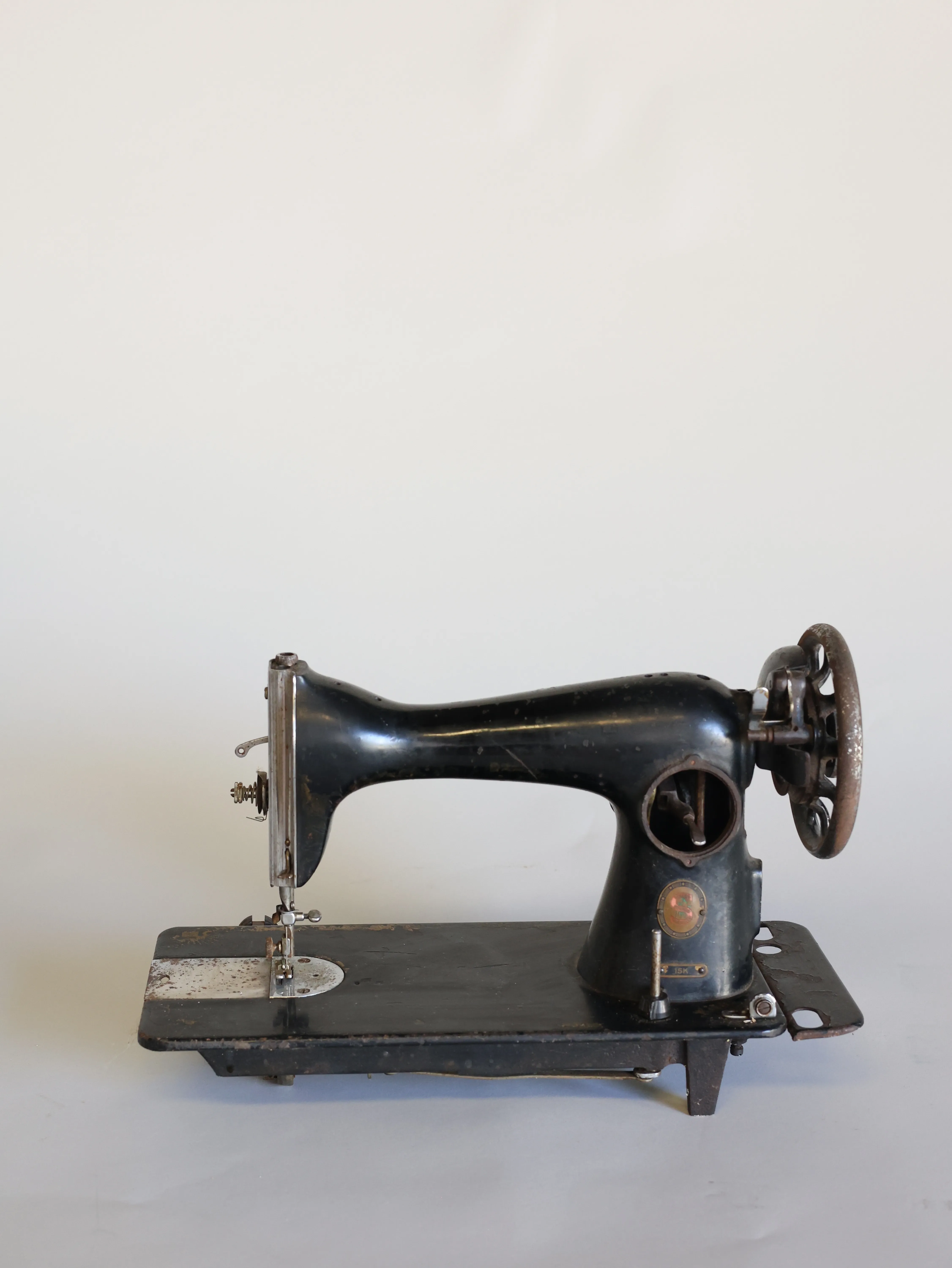 Singer sewing machine black vintage