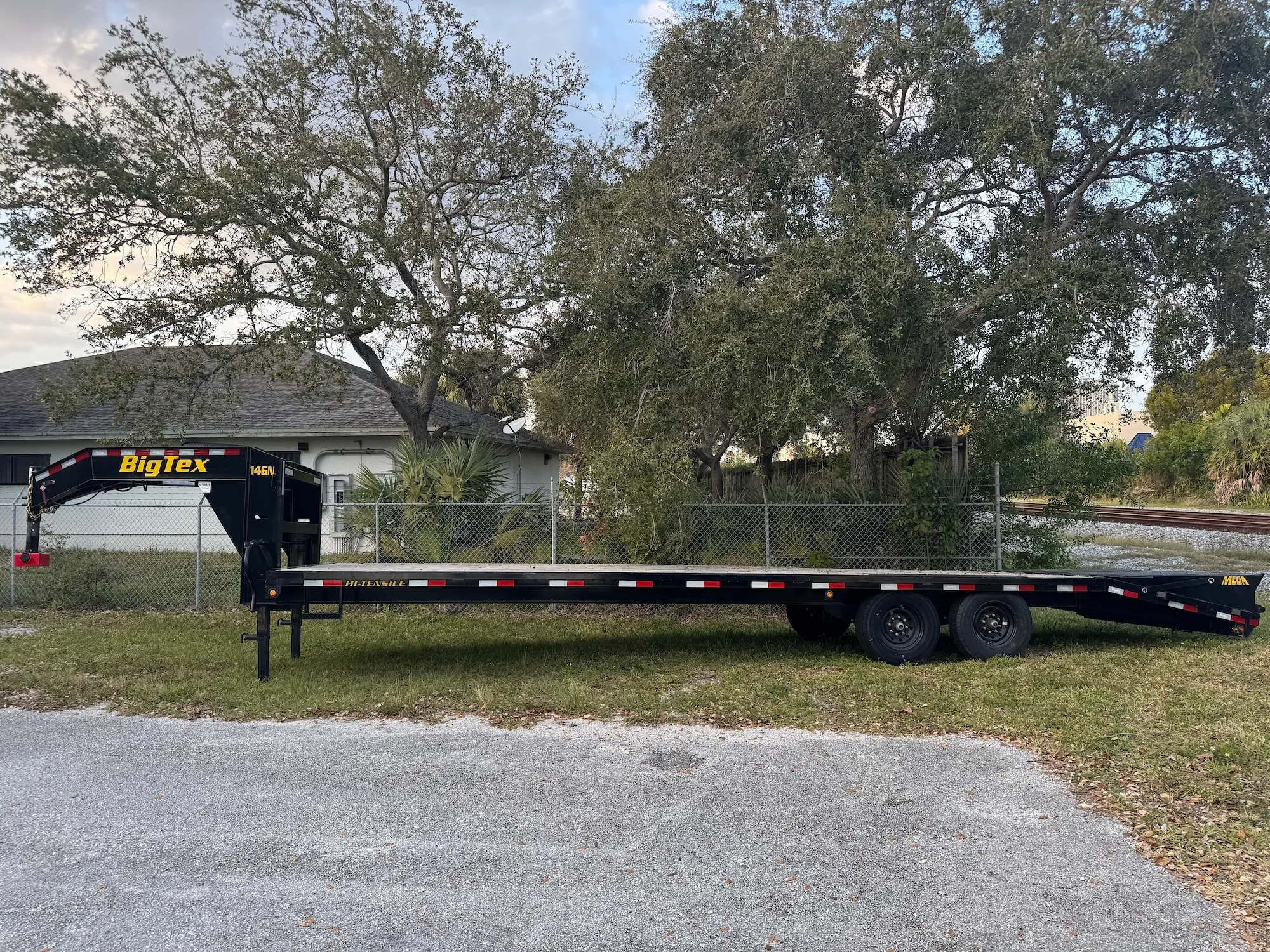 BigTex 30 Ft Gooseneck Flatbed 14GN