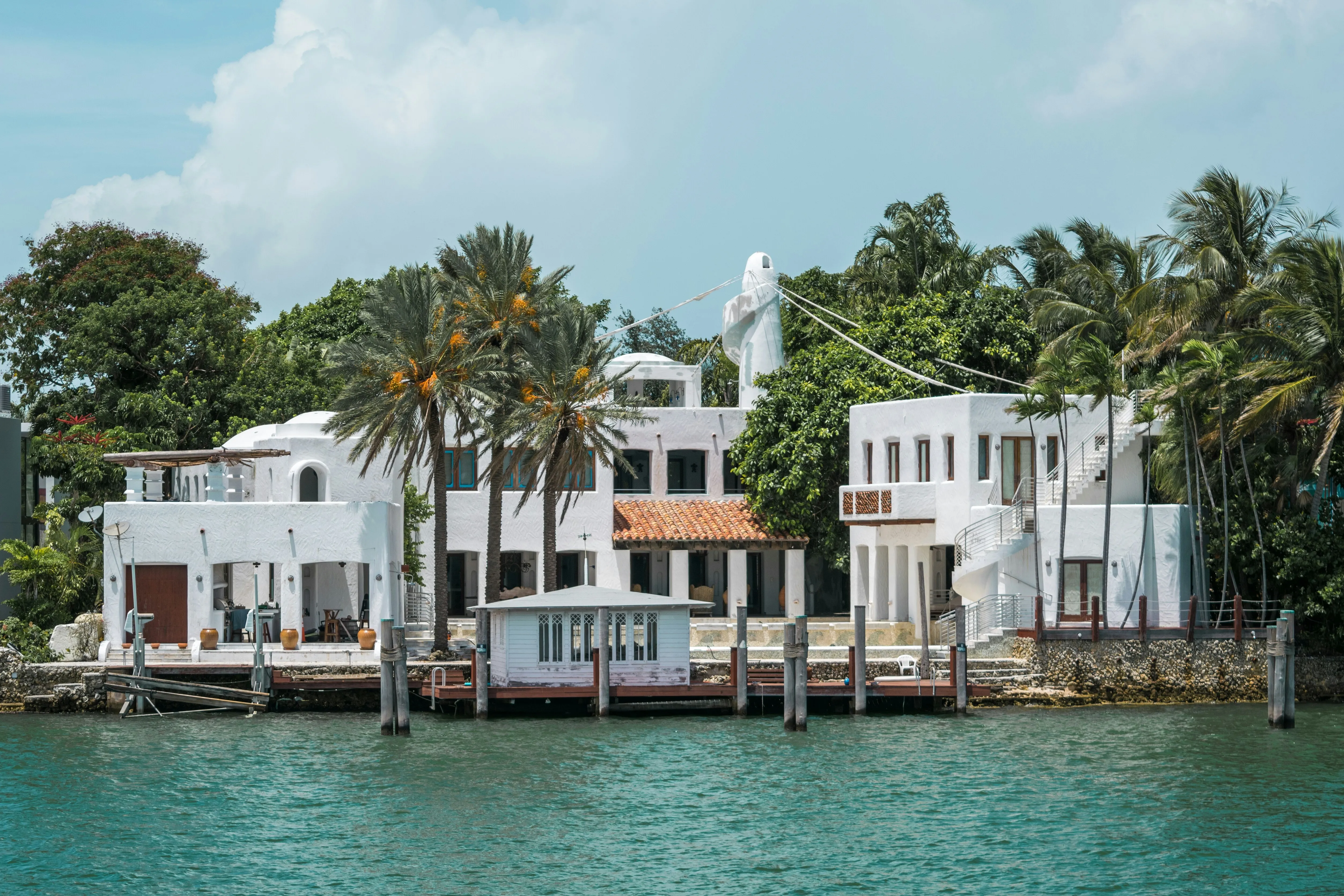 Celebrity Homes & Millionaire Mansions Tour