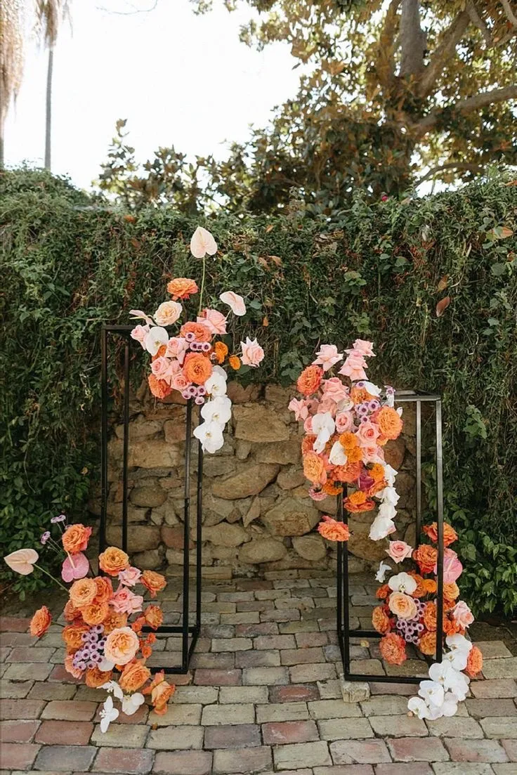 Black Pedestal Frame