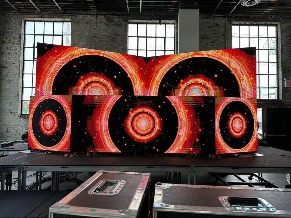 LED Screen Wall /  Projectors