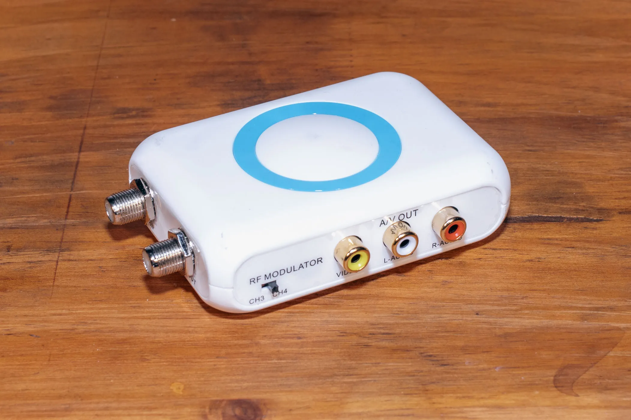 Adapter HDMI to RF and Analog Video