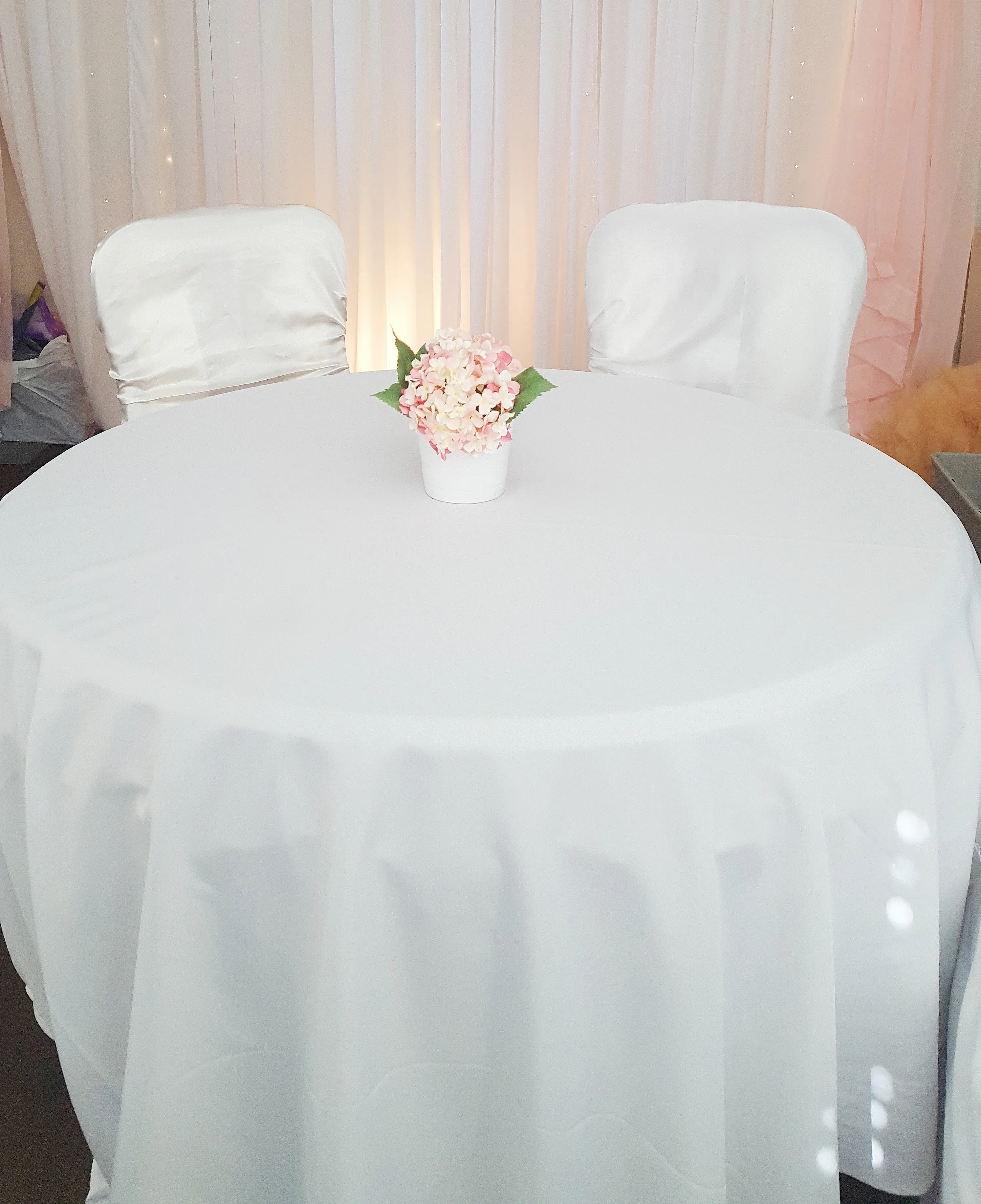 Round Table Linen - 90in - Polyester - White