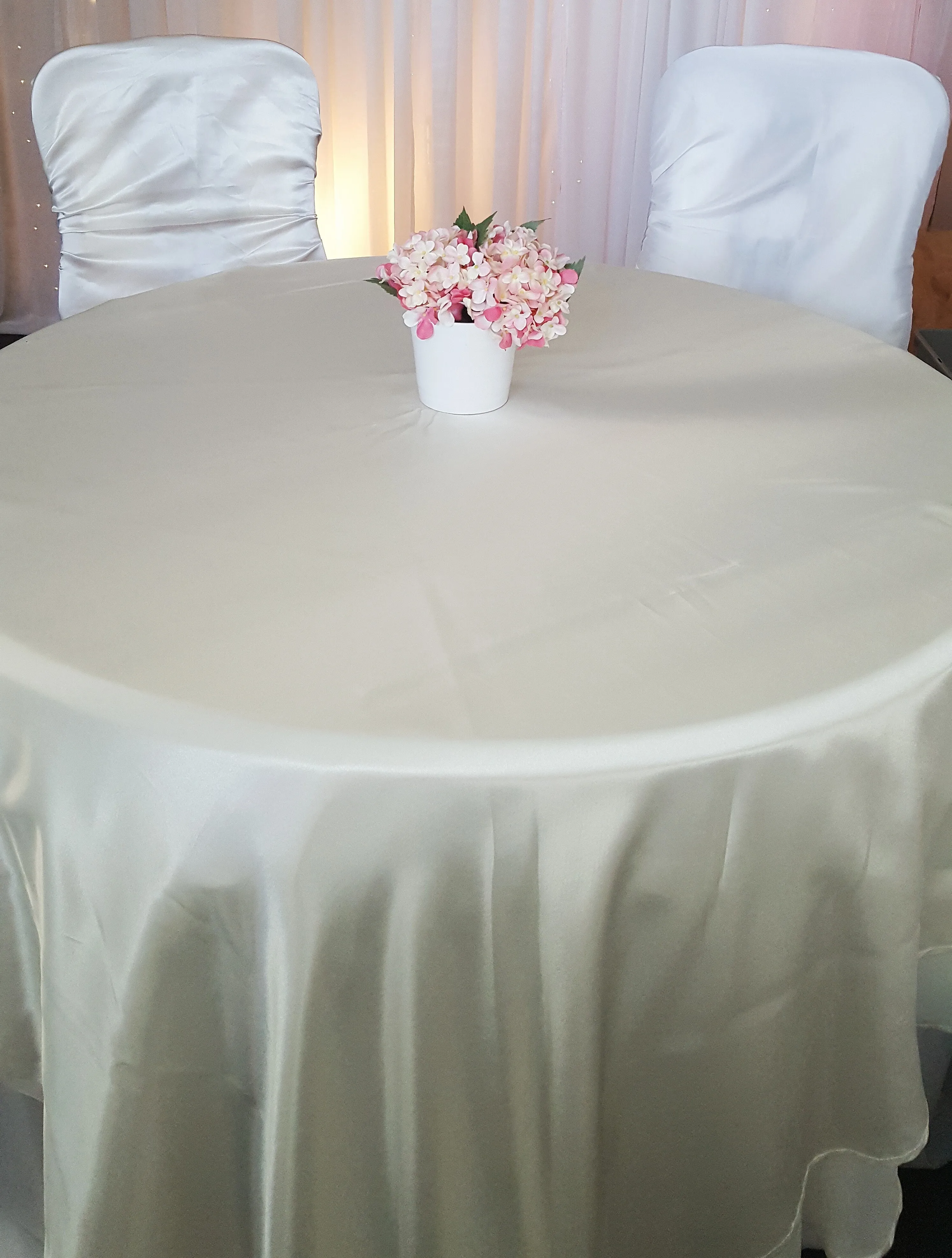 Round Table Linen - 120in - Satin - Ivory
