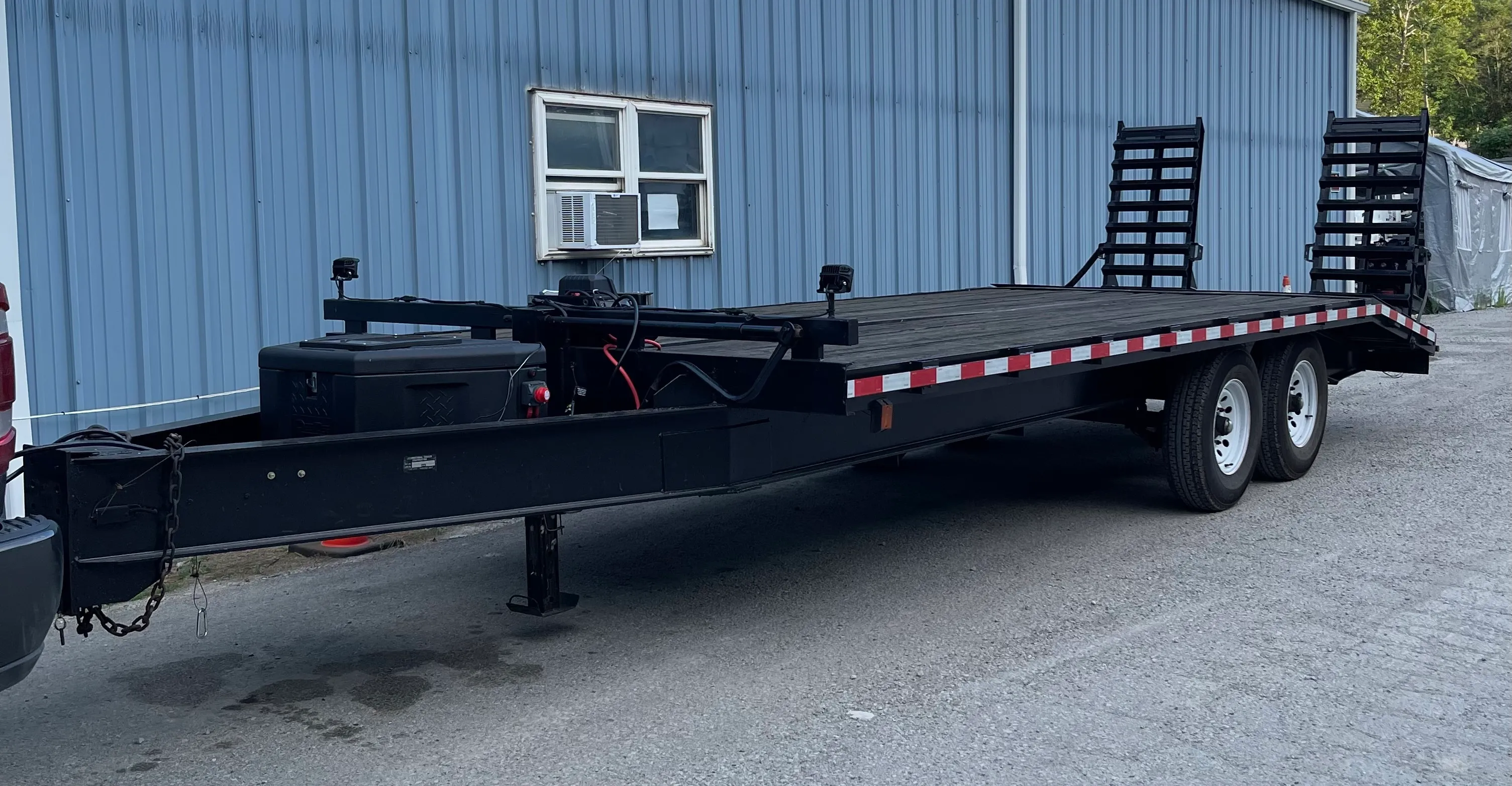20' EQUIPMENT TRAILER